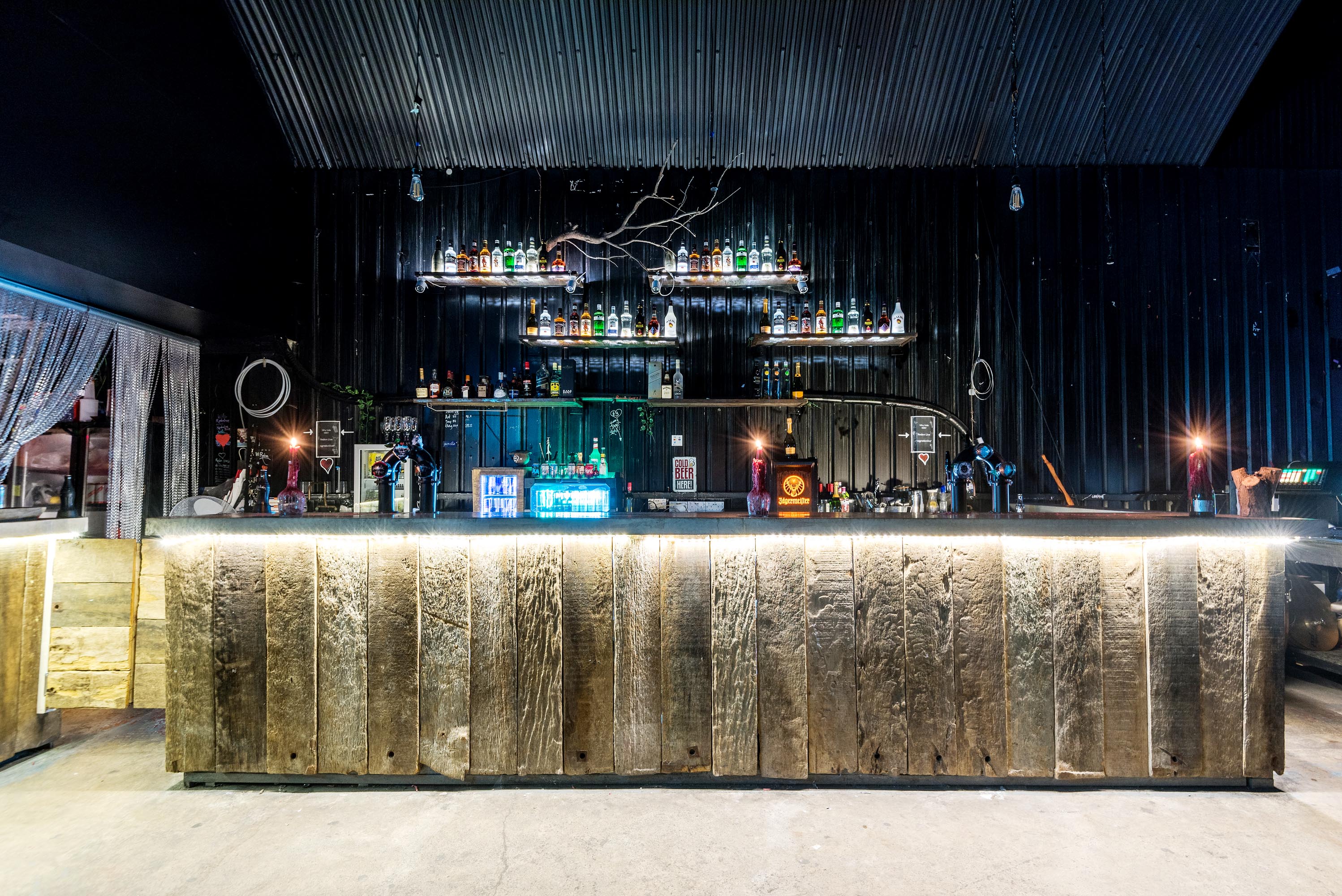 Stylish bar area in Space 289, perfect for networking events and cocktail receptions.