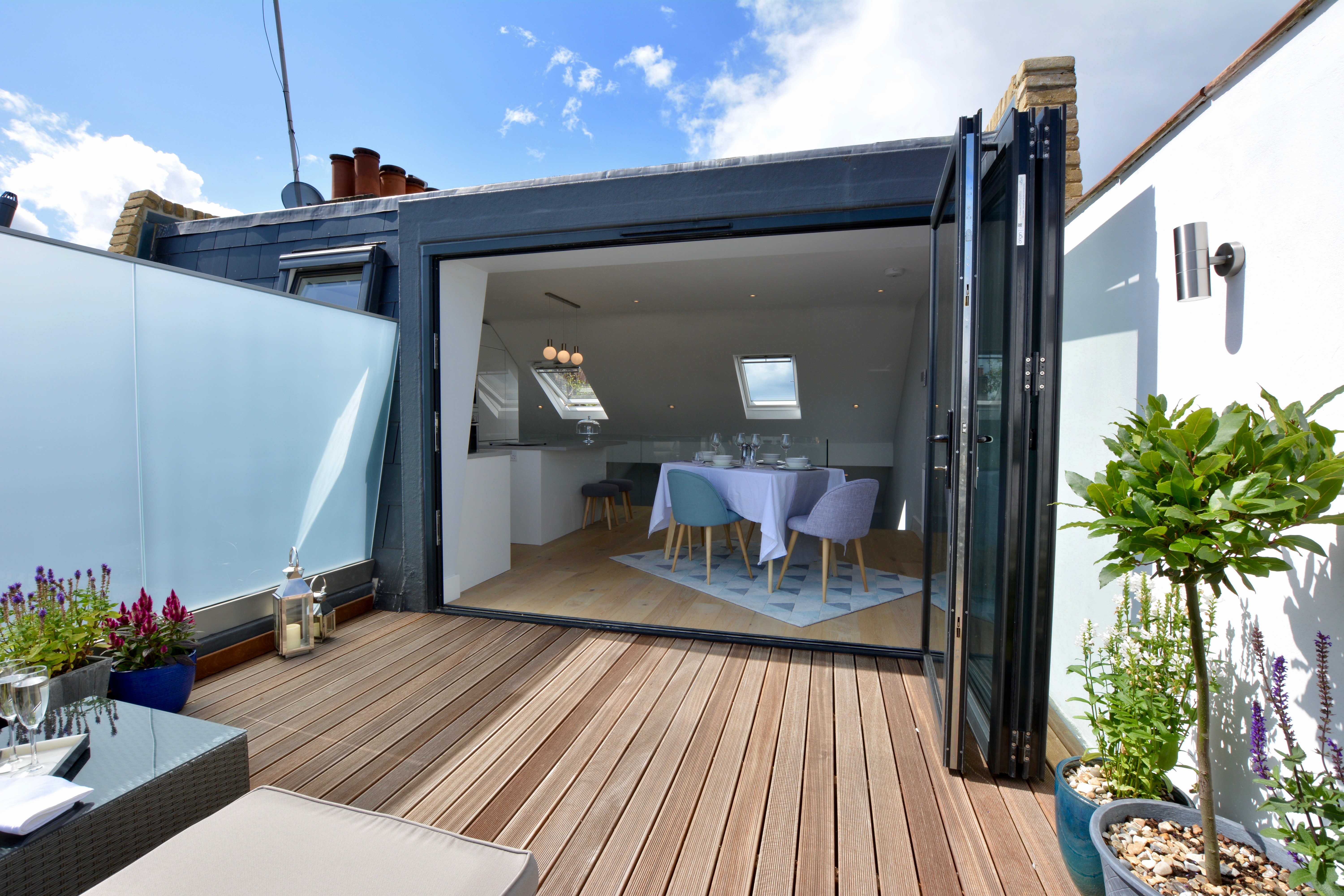 Stylish rooftop meeting space in Tamworth, ideal for gatherings and brainstorming sessions.