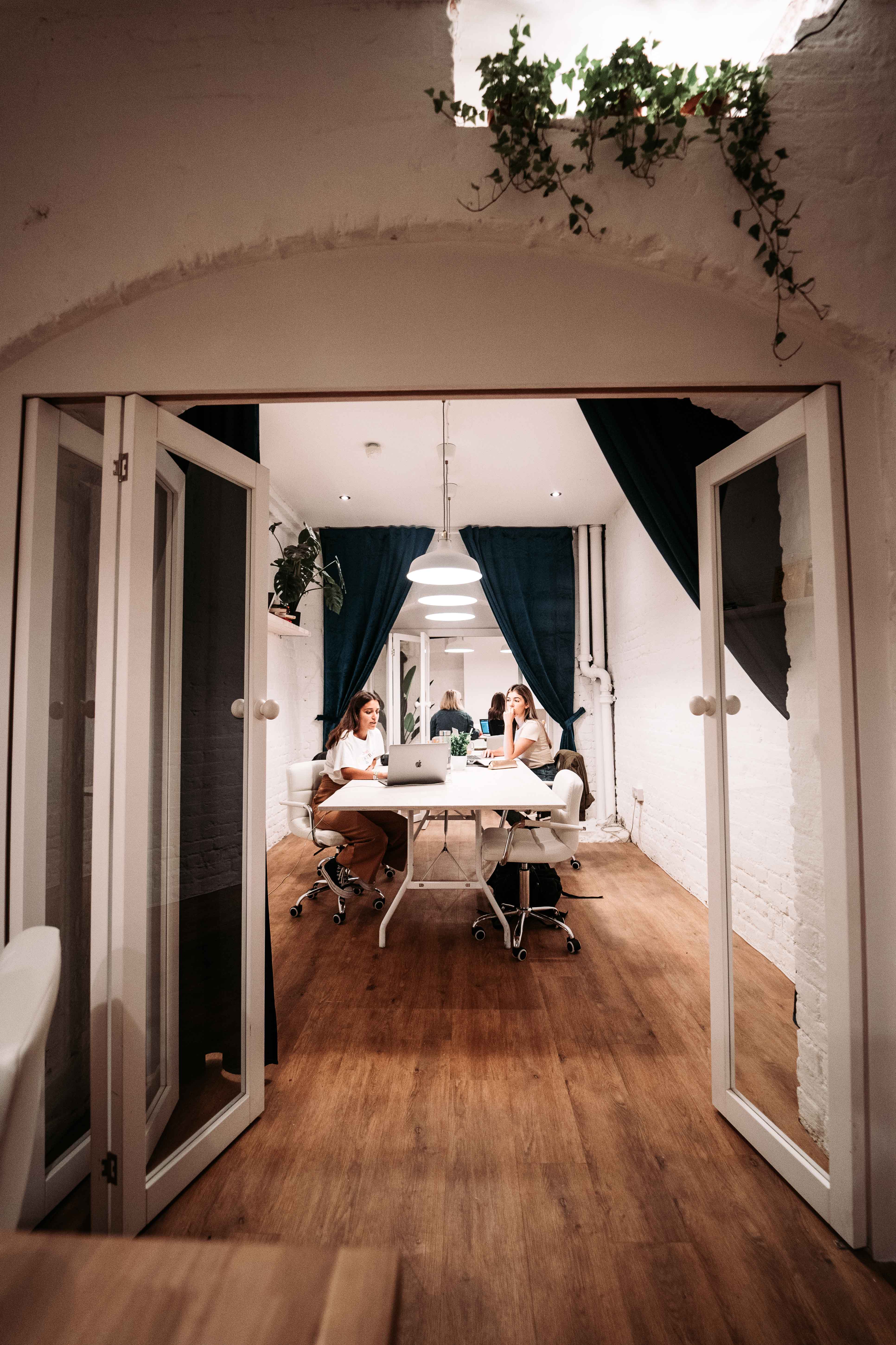 Full Space - 5s2nxgm10ew.jpg