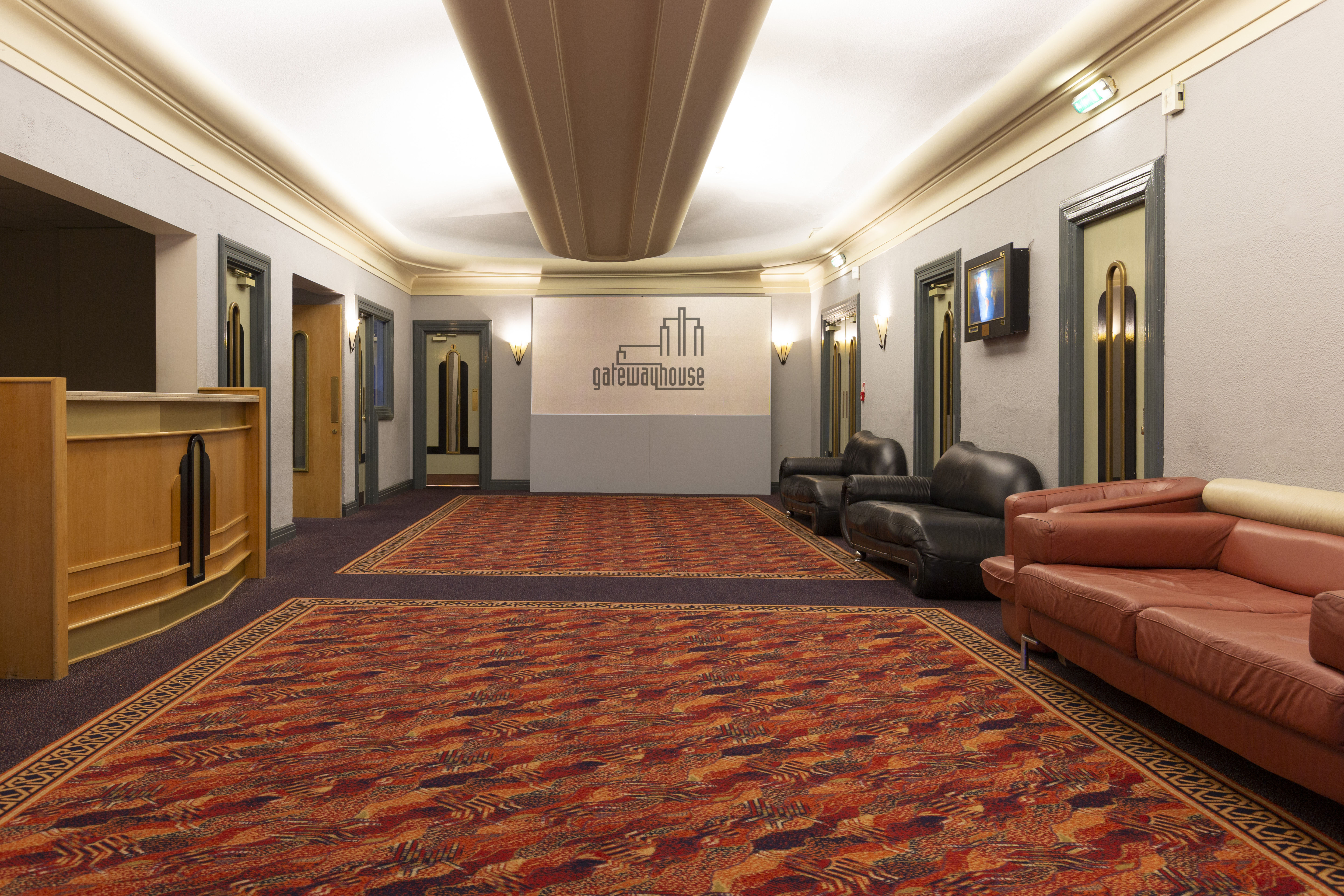 The Highway - b5xb1o2wvx0.jpg