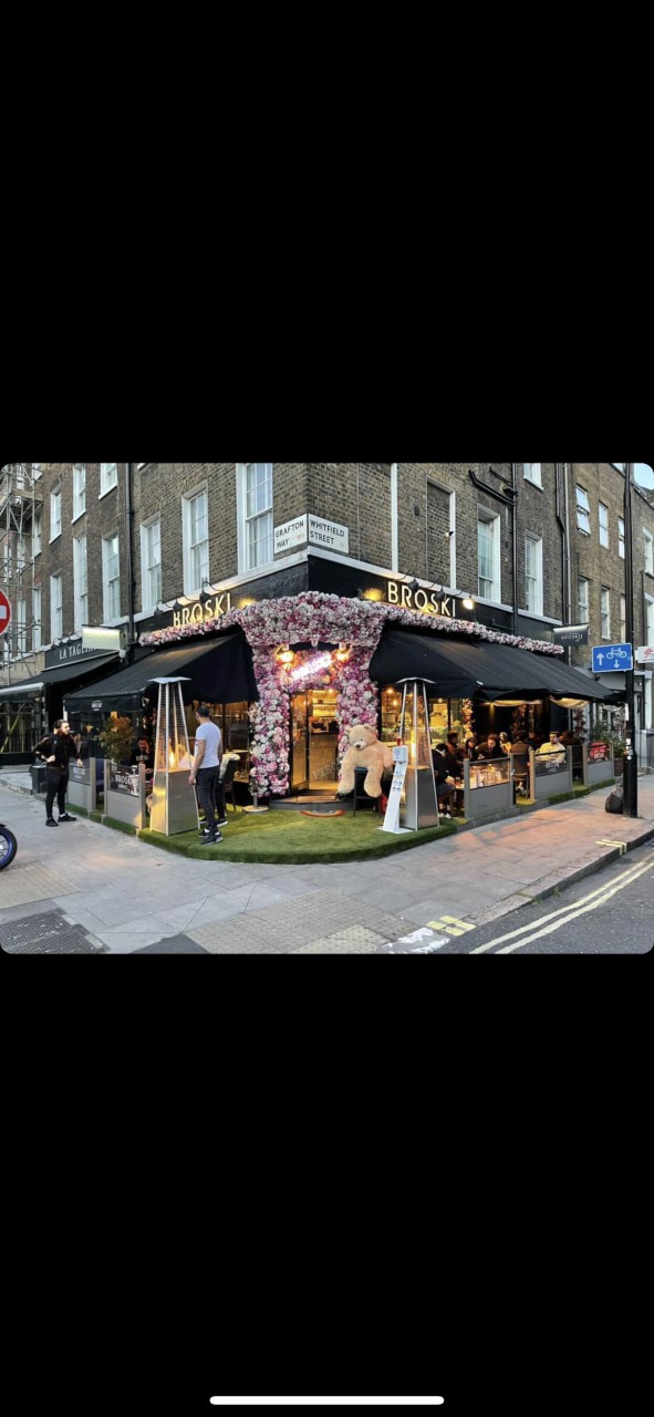 Vibrant outdoor dining at The Bloom in Broski Lounge, perfect for events and gatherings.