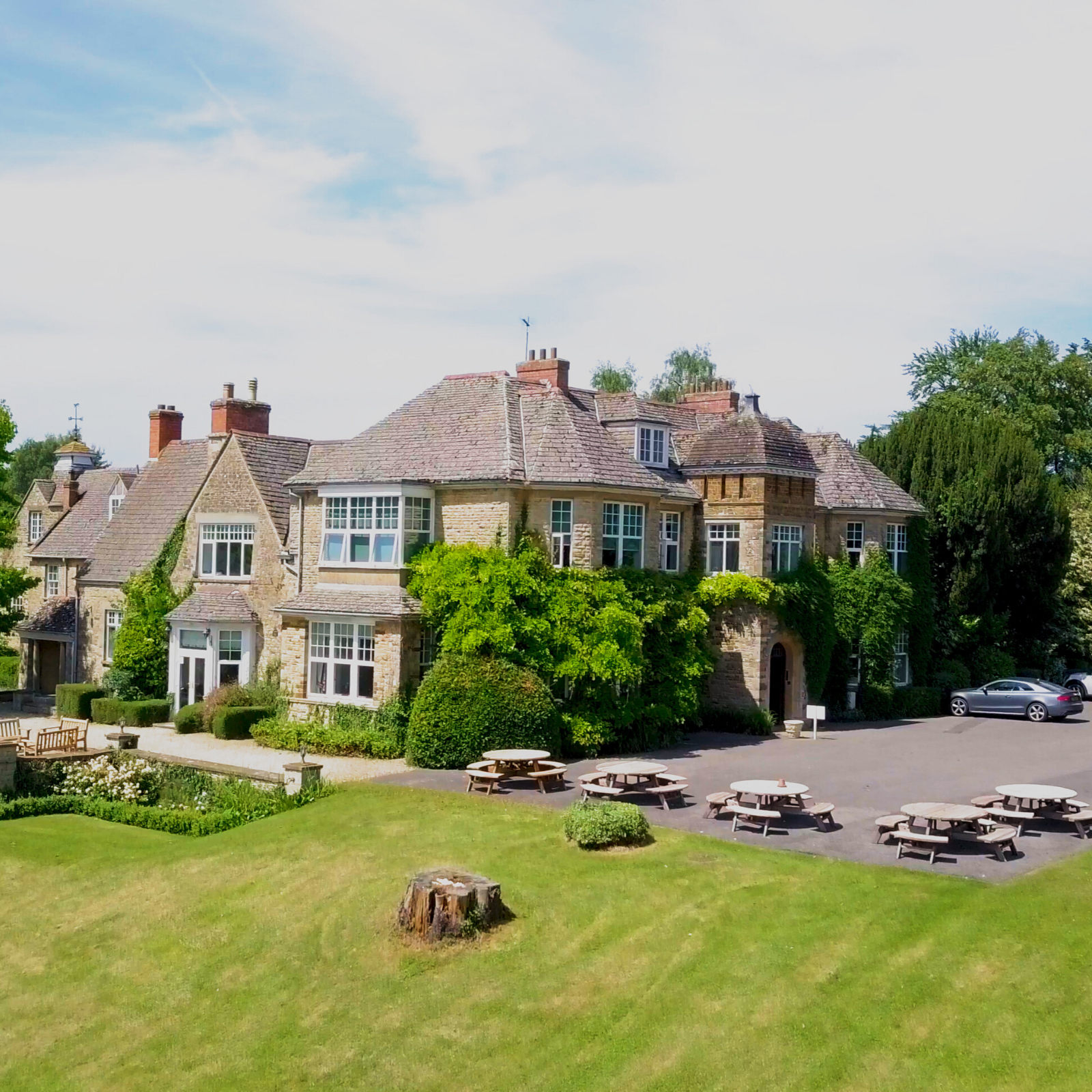 William Stokes at Middle Aston House, a charming venue for corporate events and gatherings.