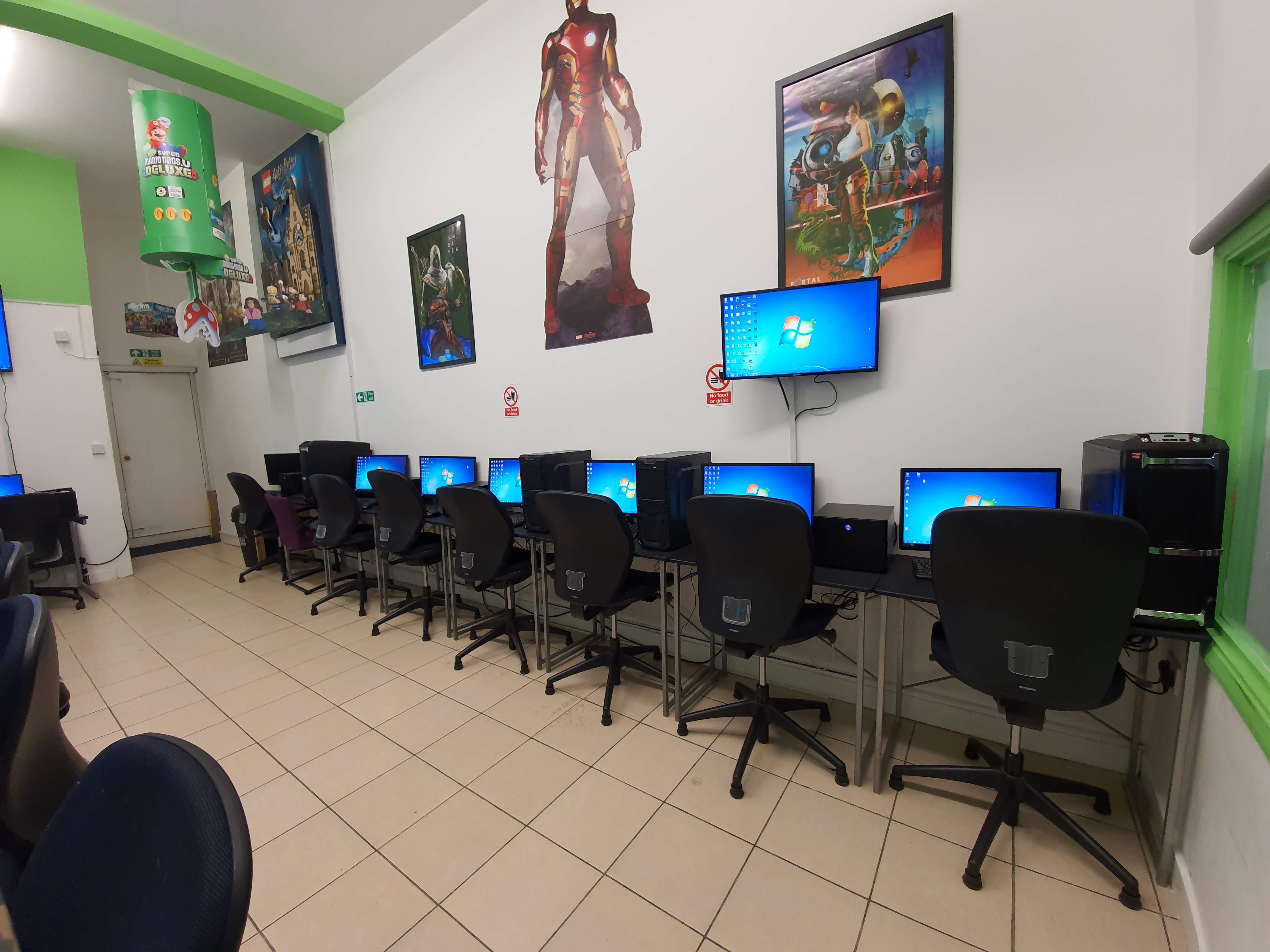 Tech-equipped workspace at Software Academy for hybrid meetings and training sessions.