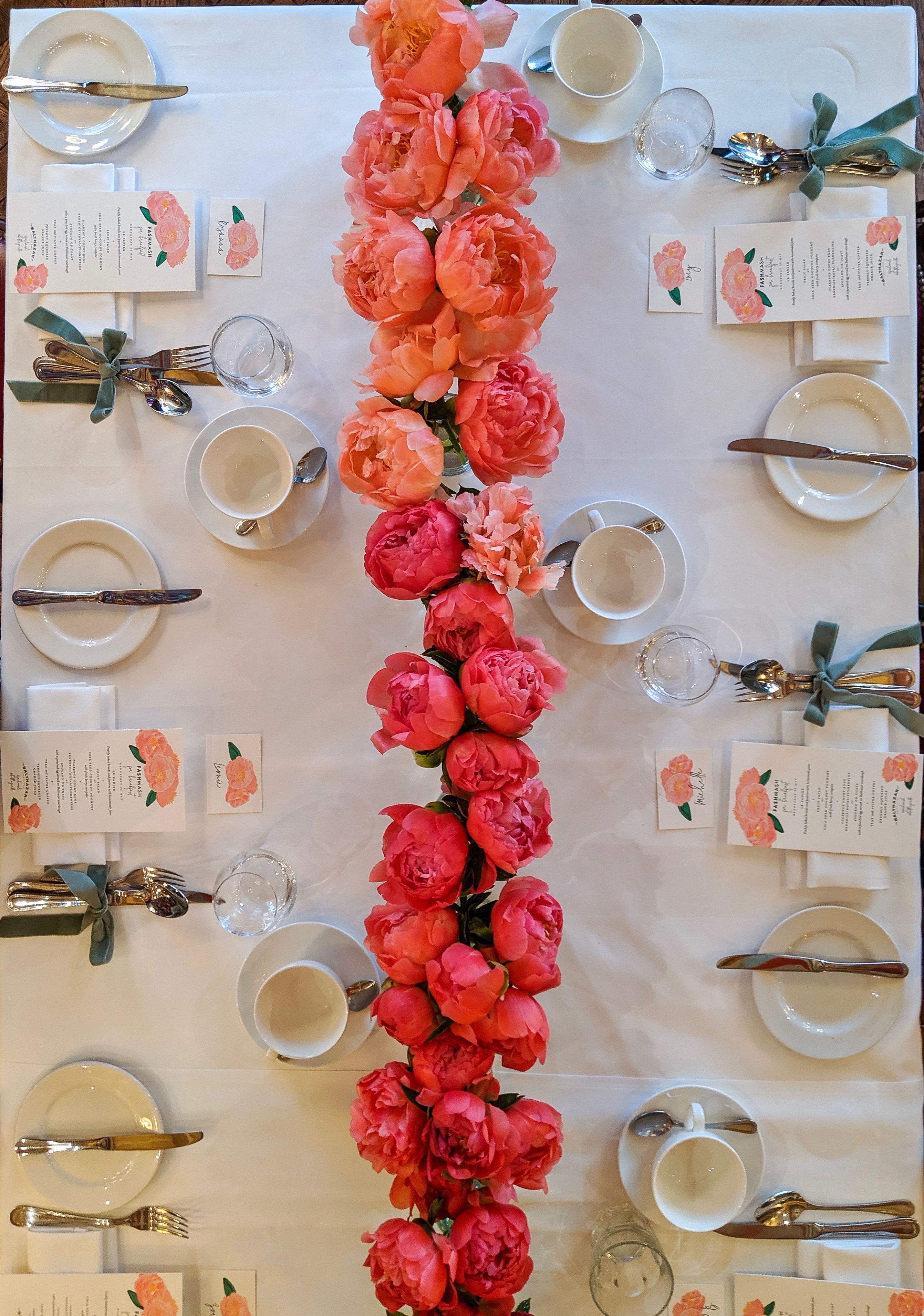 Le Petit Salon Prive - emavriyfkqq.JPG