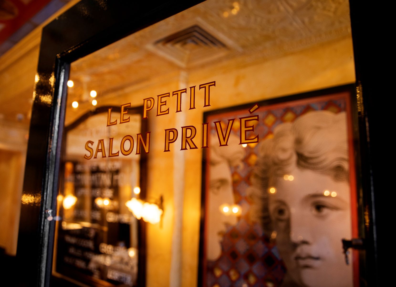 Le Petit Salon Privé at Balthazar: elegant venue for intimate events and meetings.