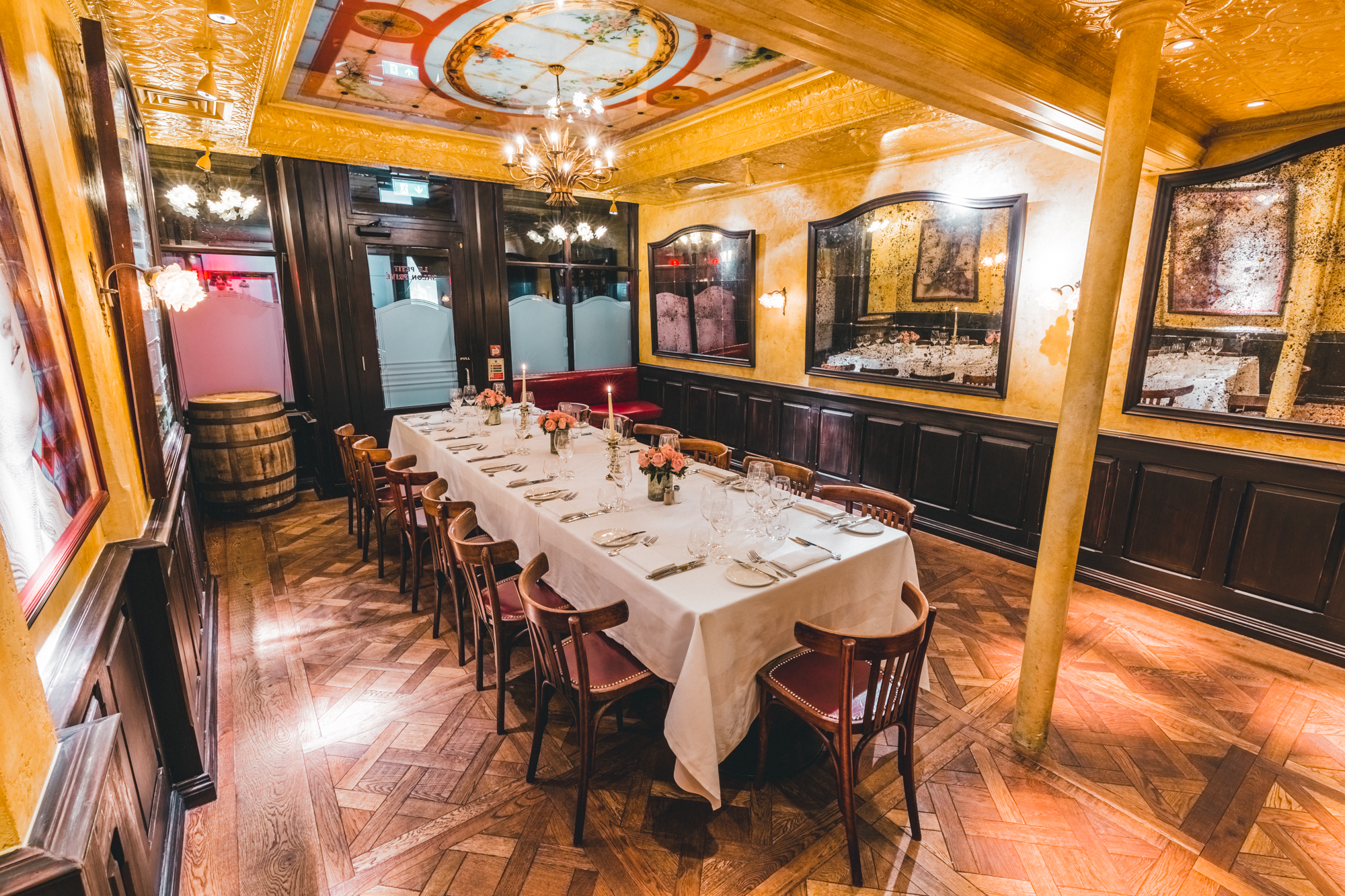 Le Petit Salon Prive - vriaq2ql10i.jpg