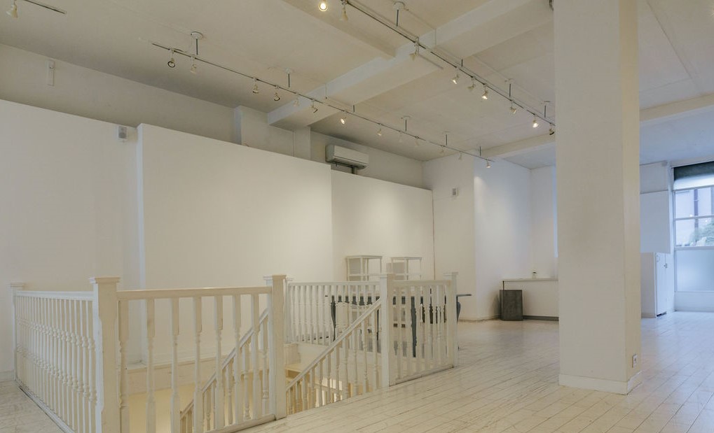 Spacious minimalist venue at 725 Fulham Road for corporate meetings and workshops.