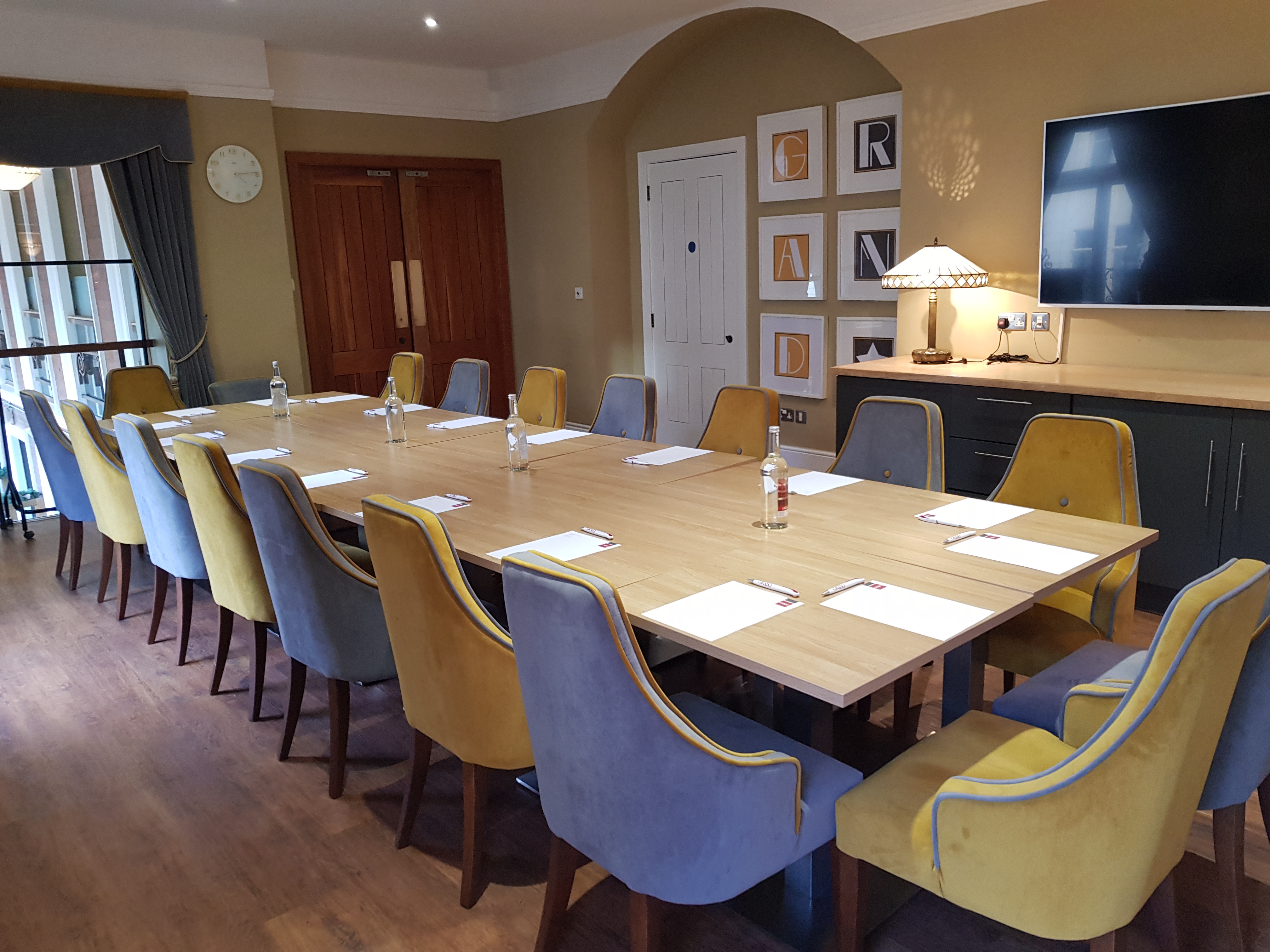 Spotlight Lounge meeting room at Wolverhampton Grand Theatre, ideal for workshops and planning.