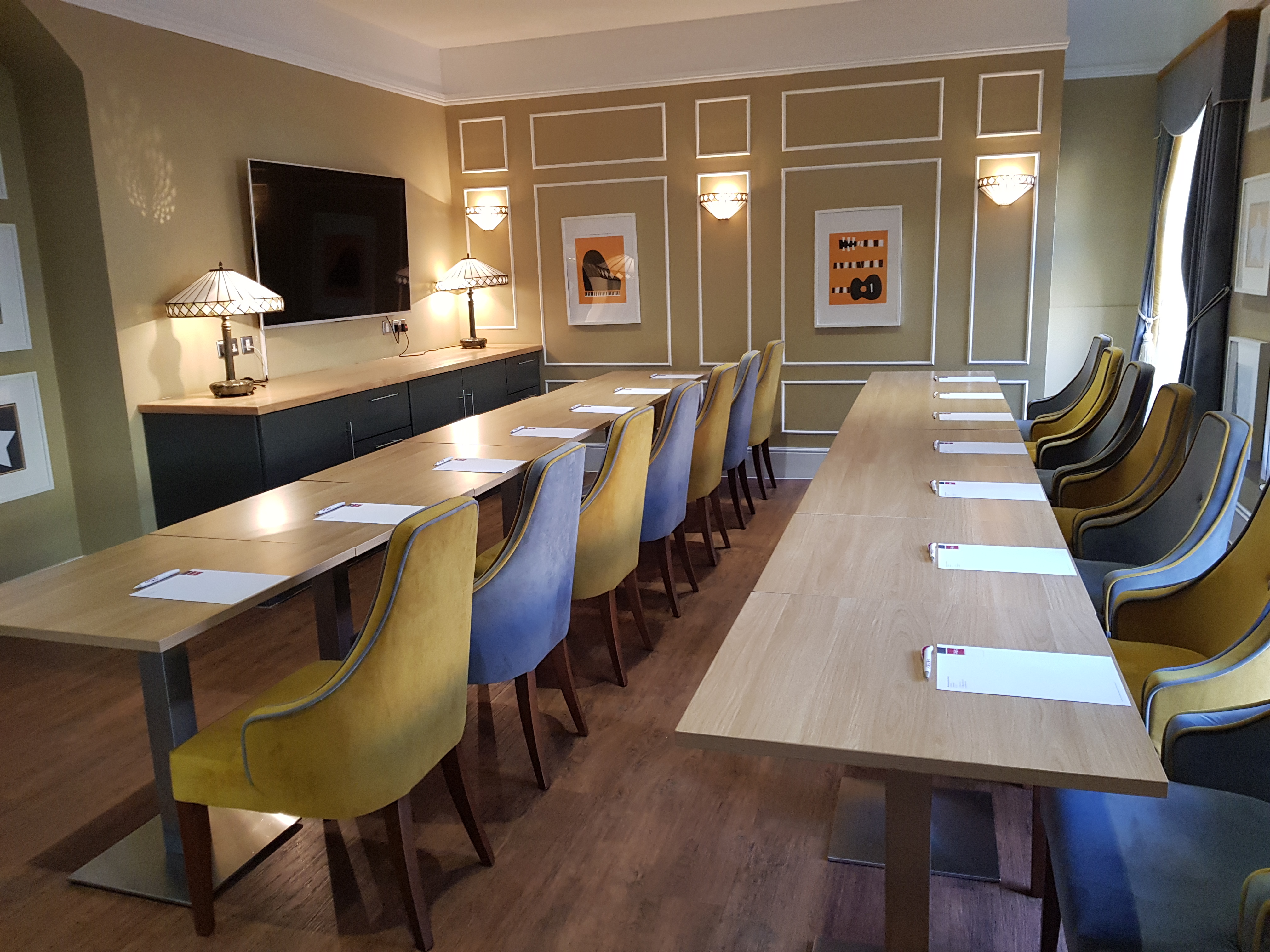 Spotlight Lounge meeting room at Wolverhampton Grand Theatre, ideal for professional events.