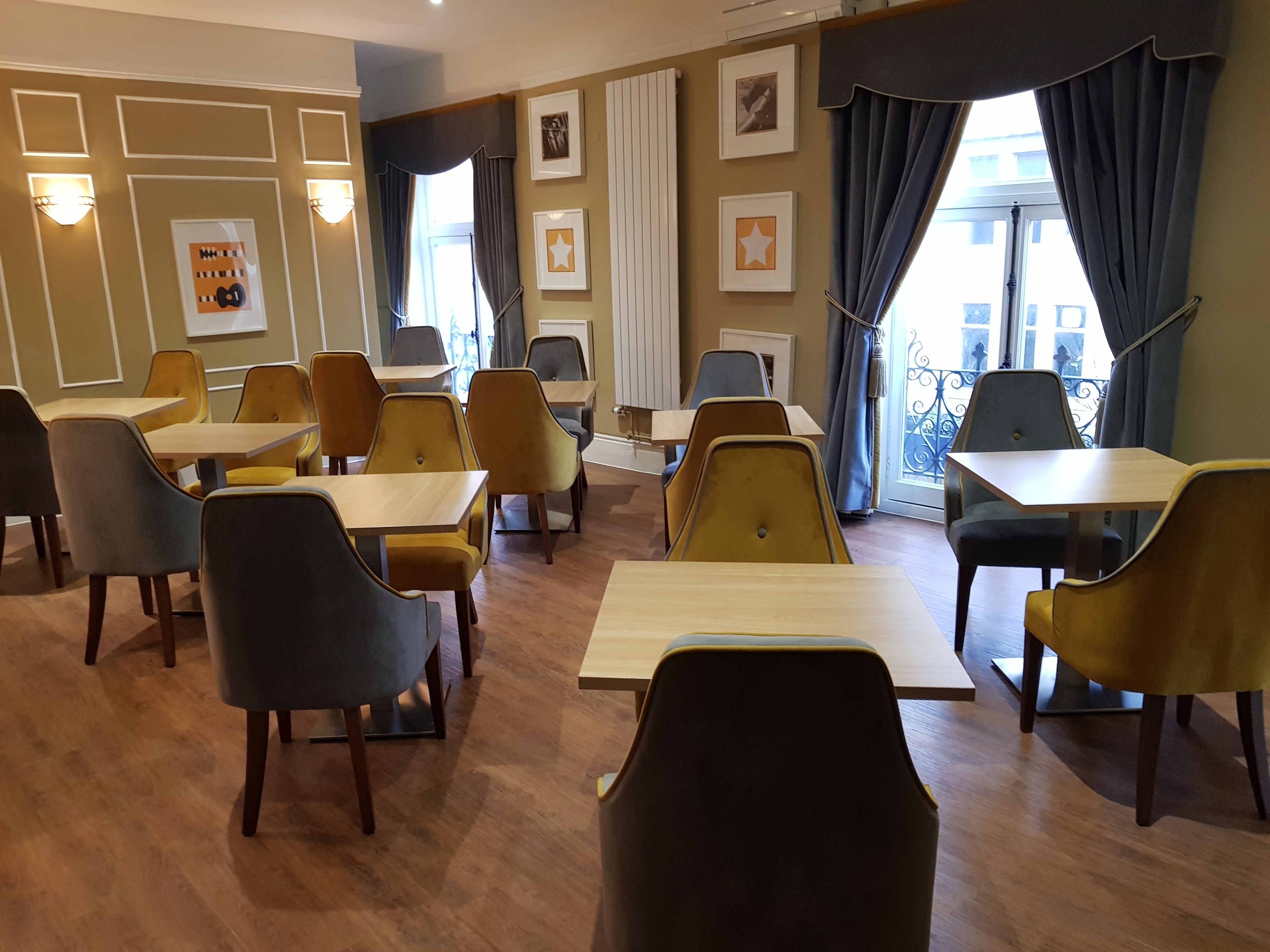 Spotlight Lounge at Wolverhampton Grand Theatre, modern meeting space for workshops and networking.