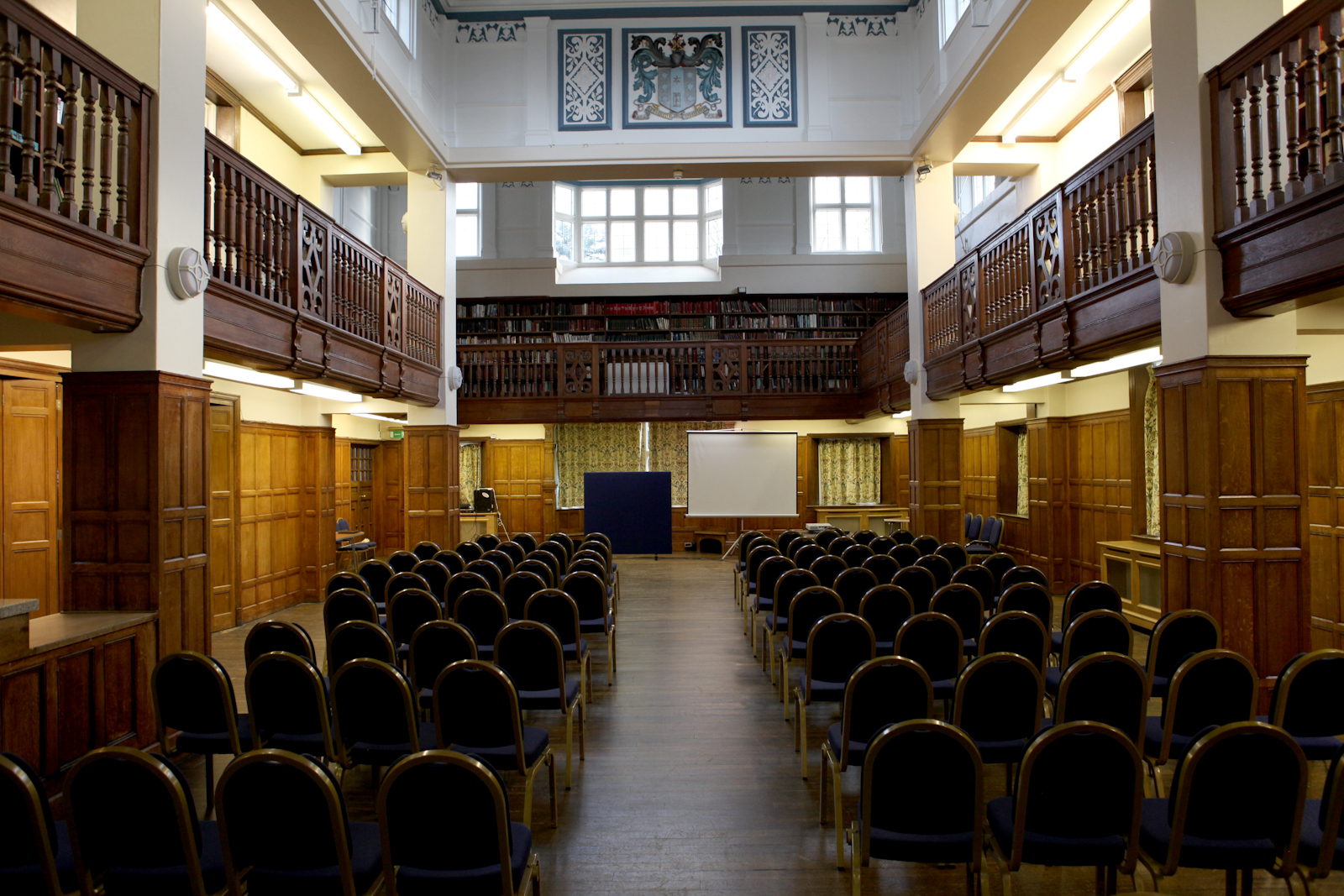 Old Library in Charlton House: elegant meeting room for conferences and seminars.