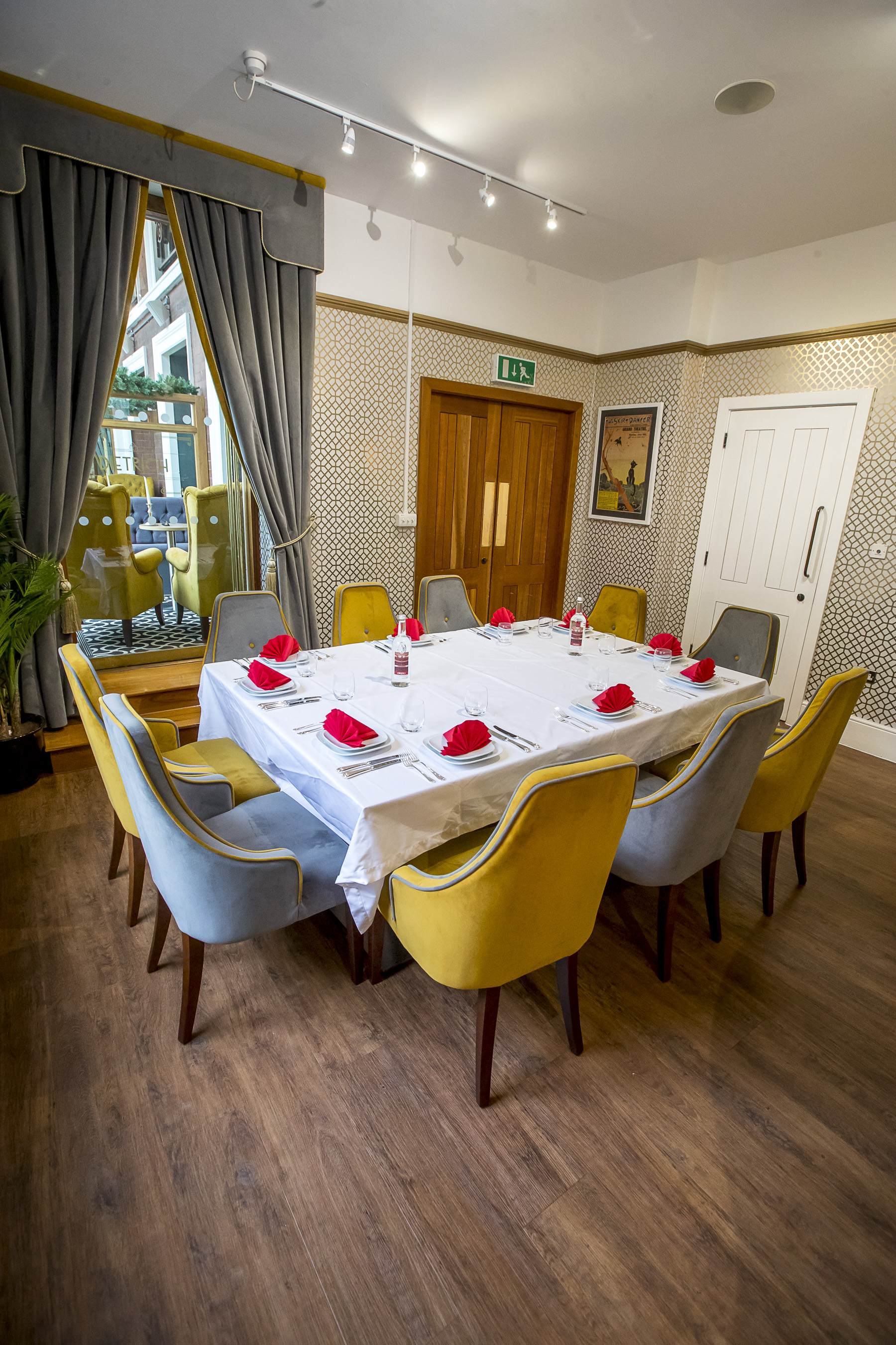 Utopia Suite - trdoak0klgs.JPG