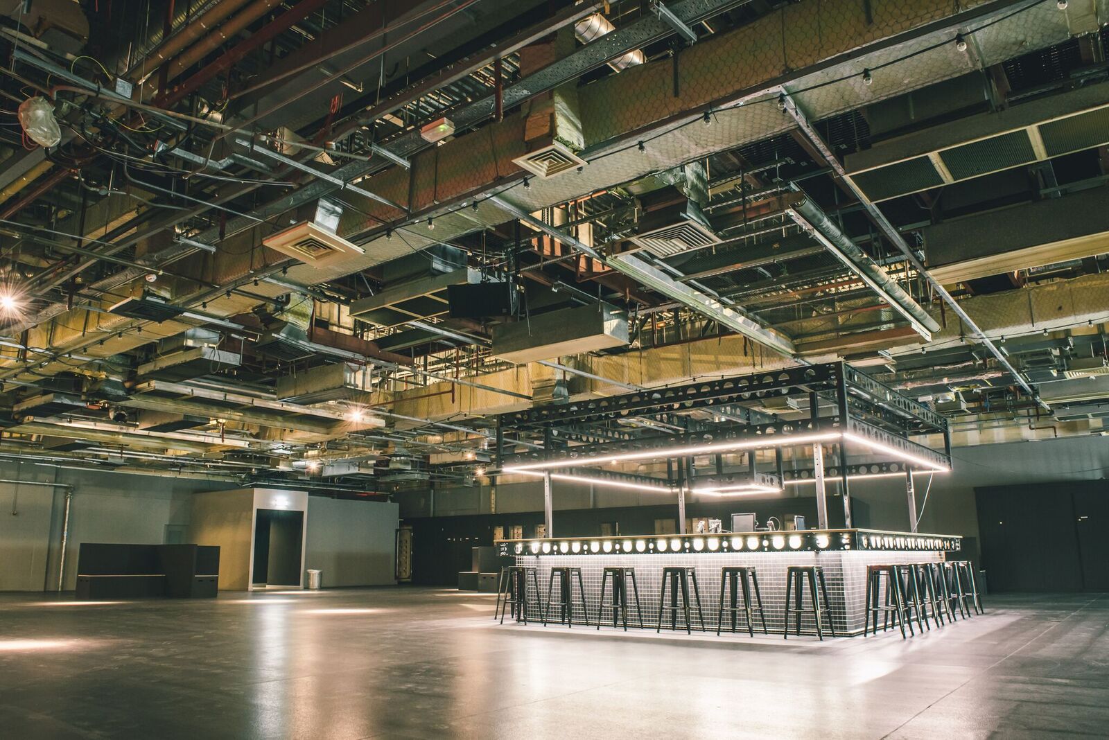 Control Room - cnzkw32nen0.jpg