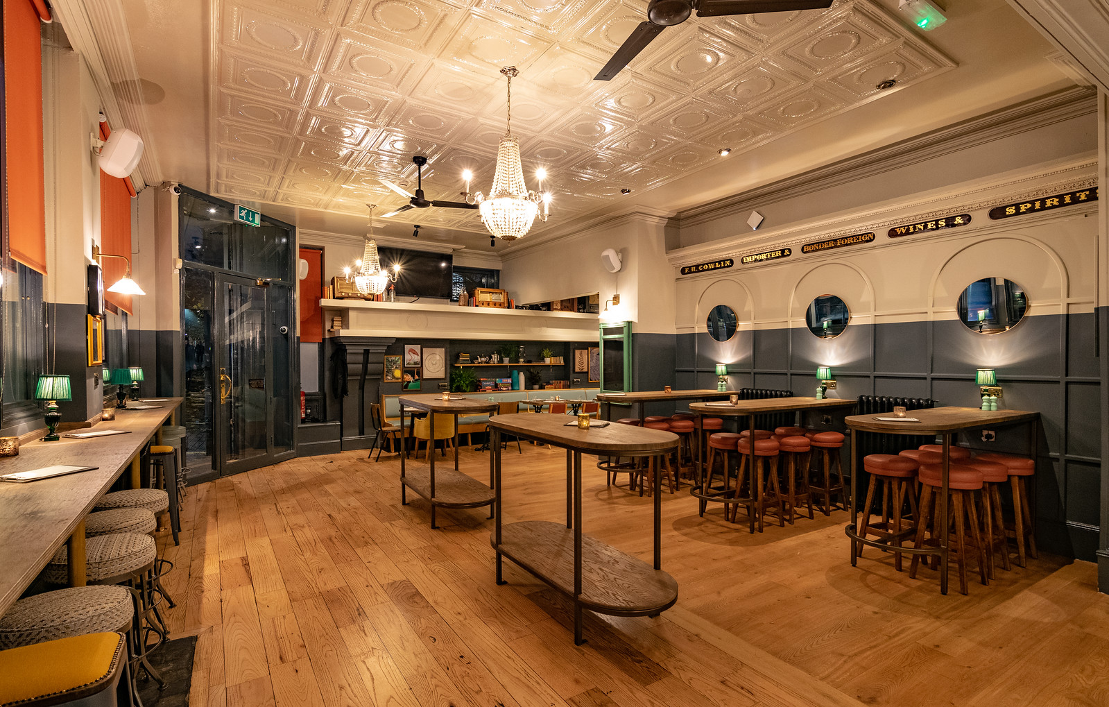 Stylish event space with vintage decor, perfect for networking and gatherings.