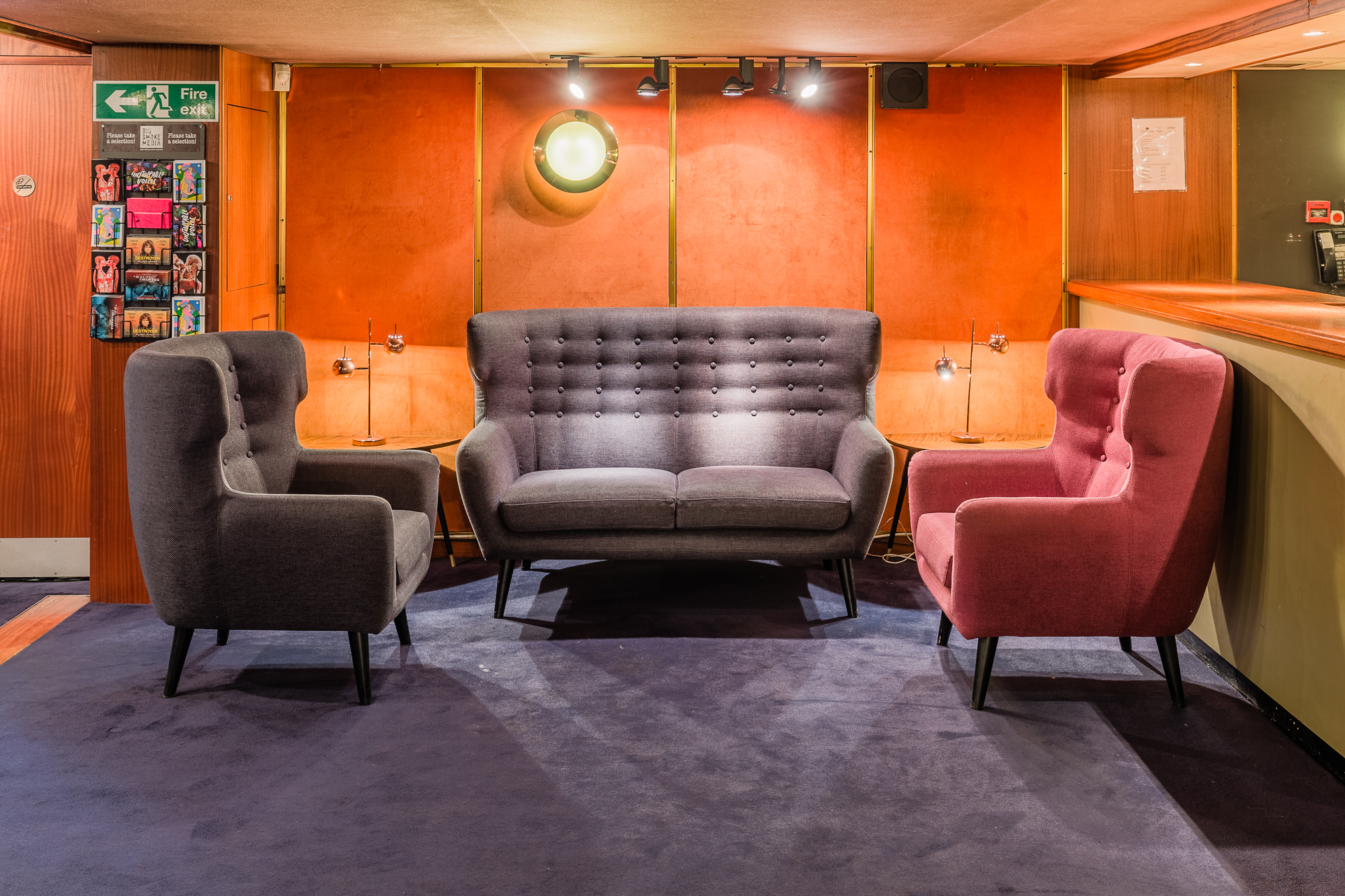 Bar Area - qlgvr3gcmdl.jpg