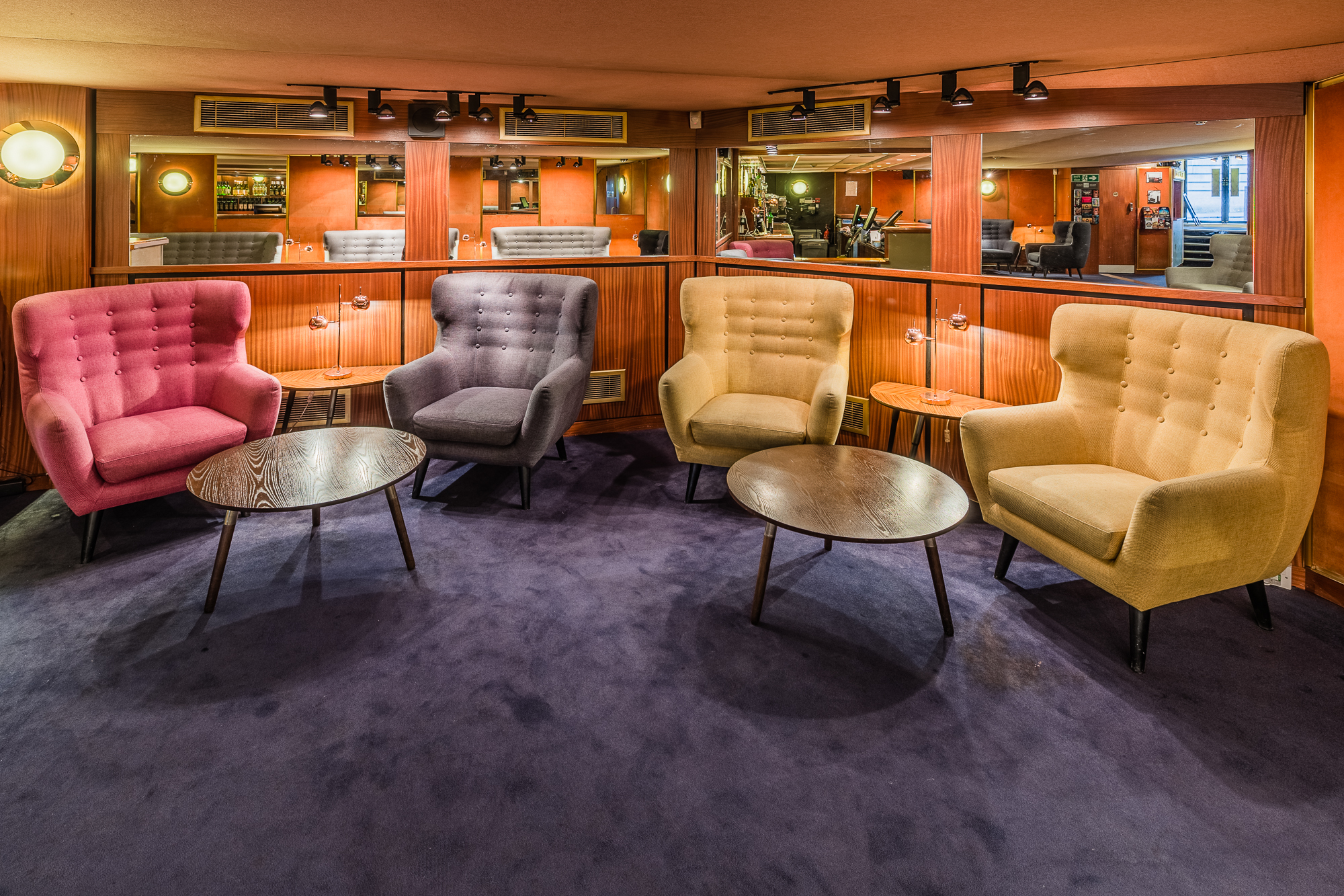 Bar Area - rznu4frq01t.jpg