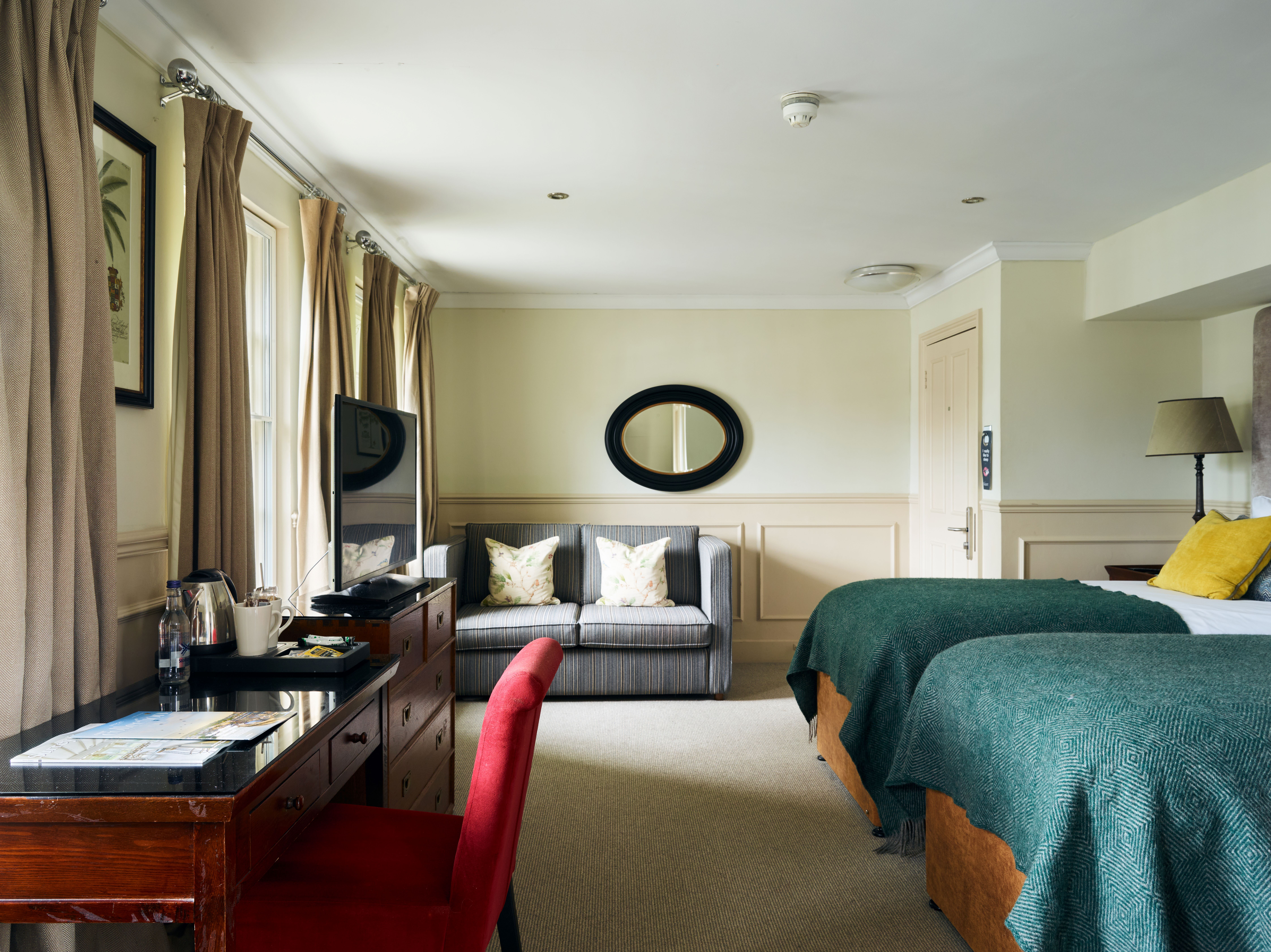 The Wisley - 5yvwe1bn0ay.jpg