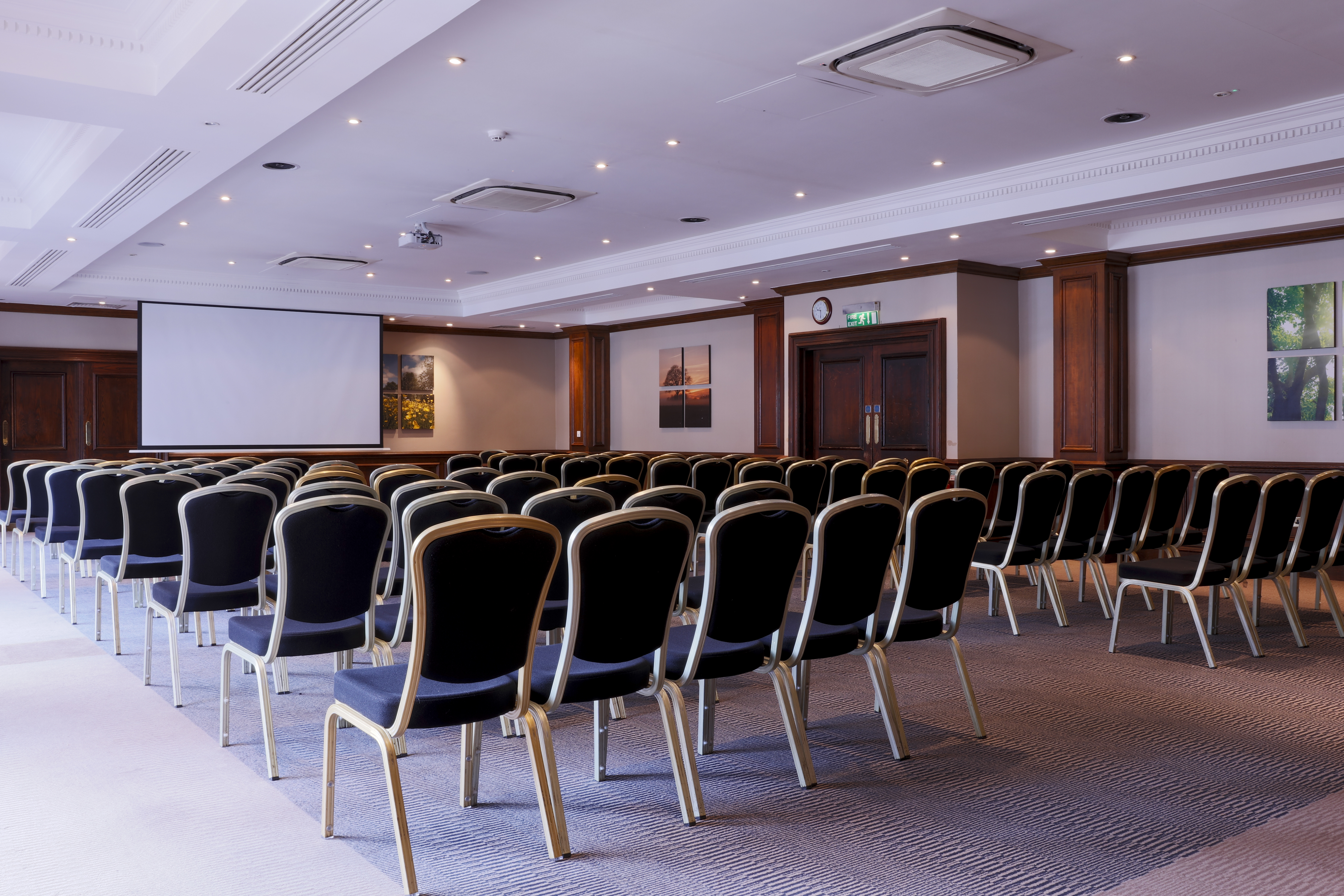 Clubsuite - udb0wyuqfke.JPG