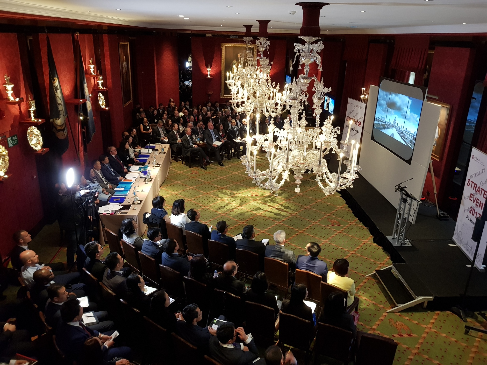 Livery Hall - rzrhwi4ask1.jpg