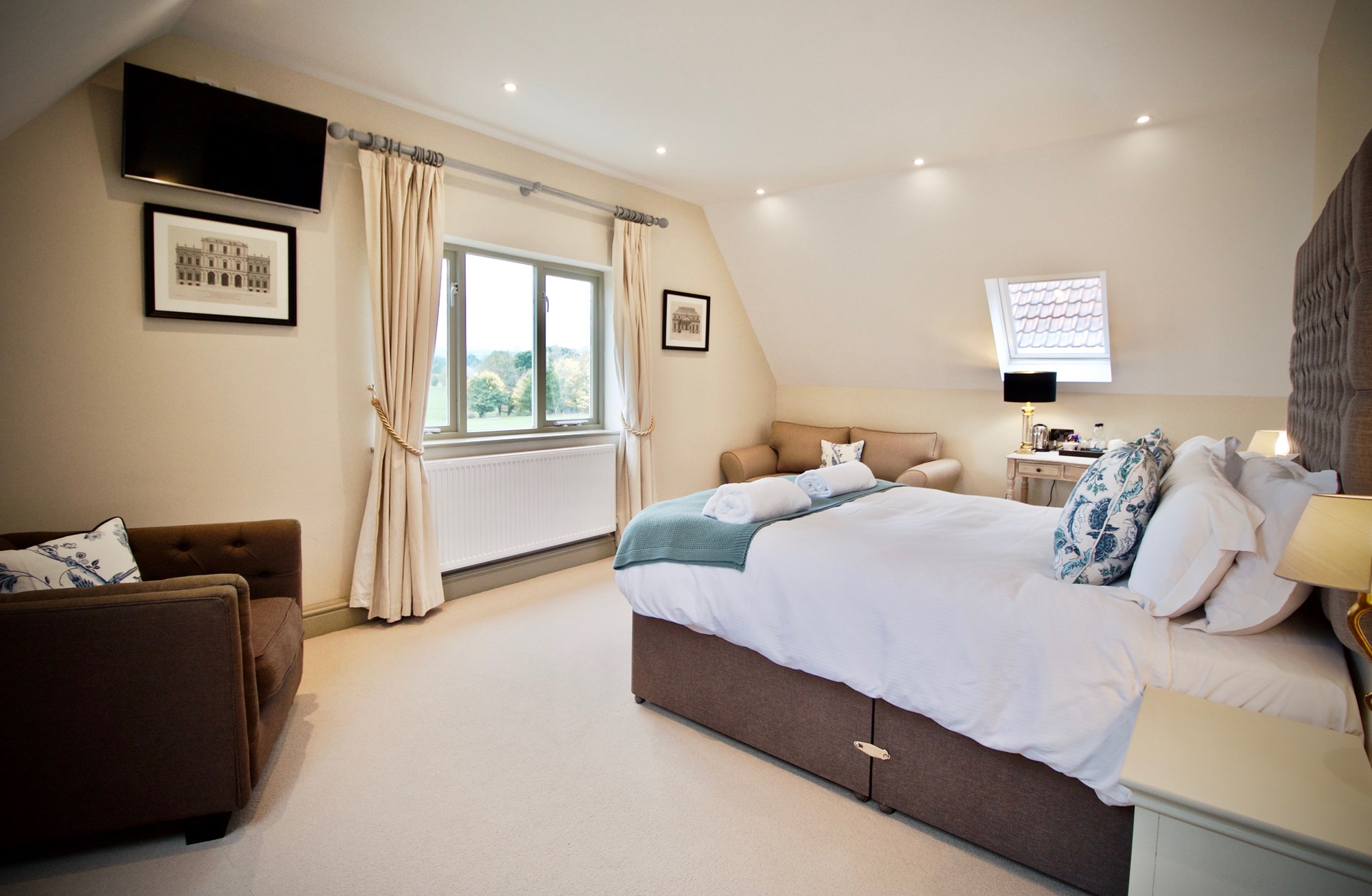 Clubhouse - zrtre4pwxkx.jpg