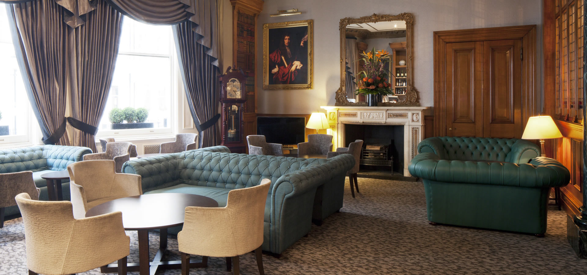 Library Suite at Gem Strathmore Hotel, elegant lounge for networking events and meetings.