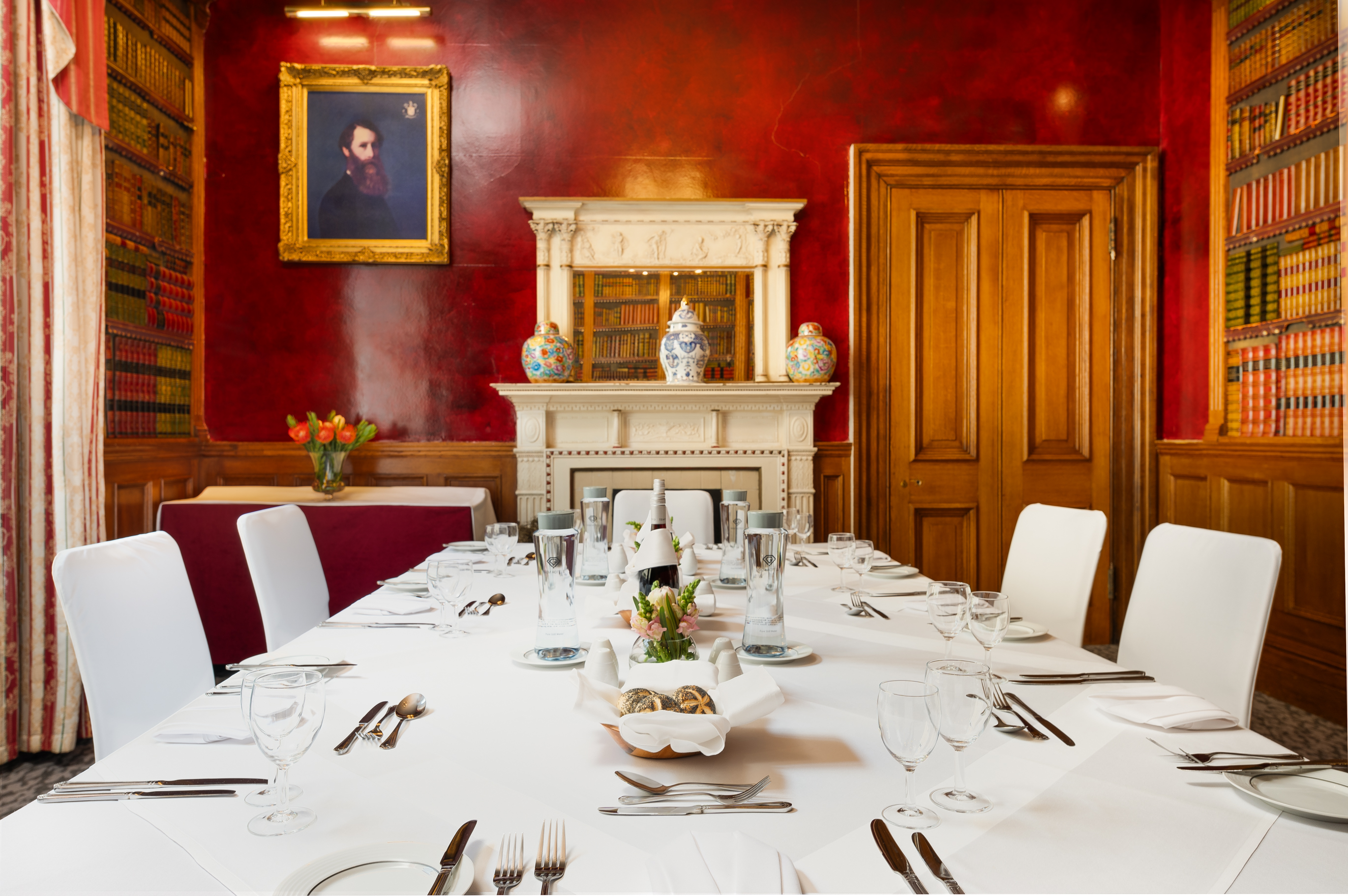 Study Suite at Gem Strathmore Hotel, elegant meeting space for executive gatherings.