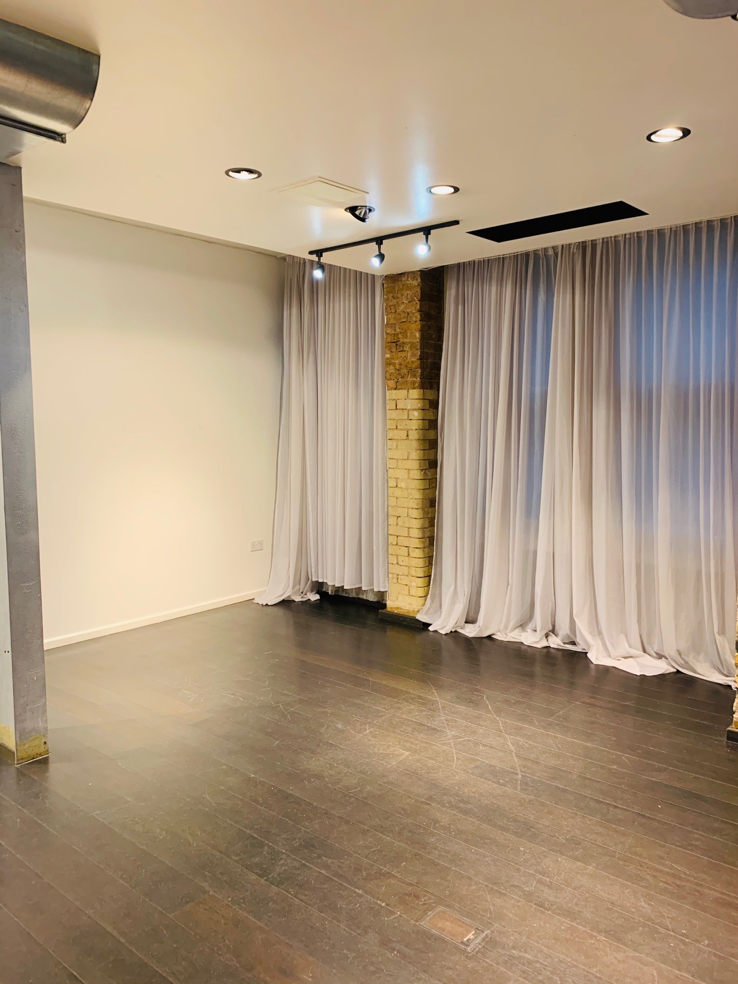 Whole Venue - hgcc2ygyt2c.jpg