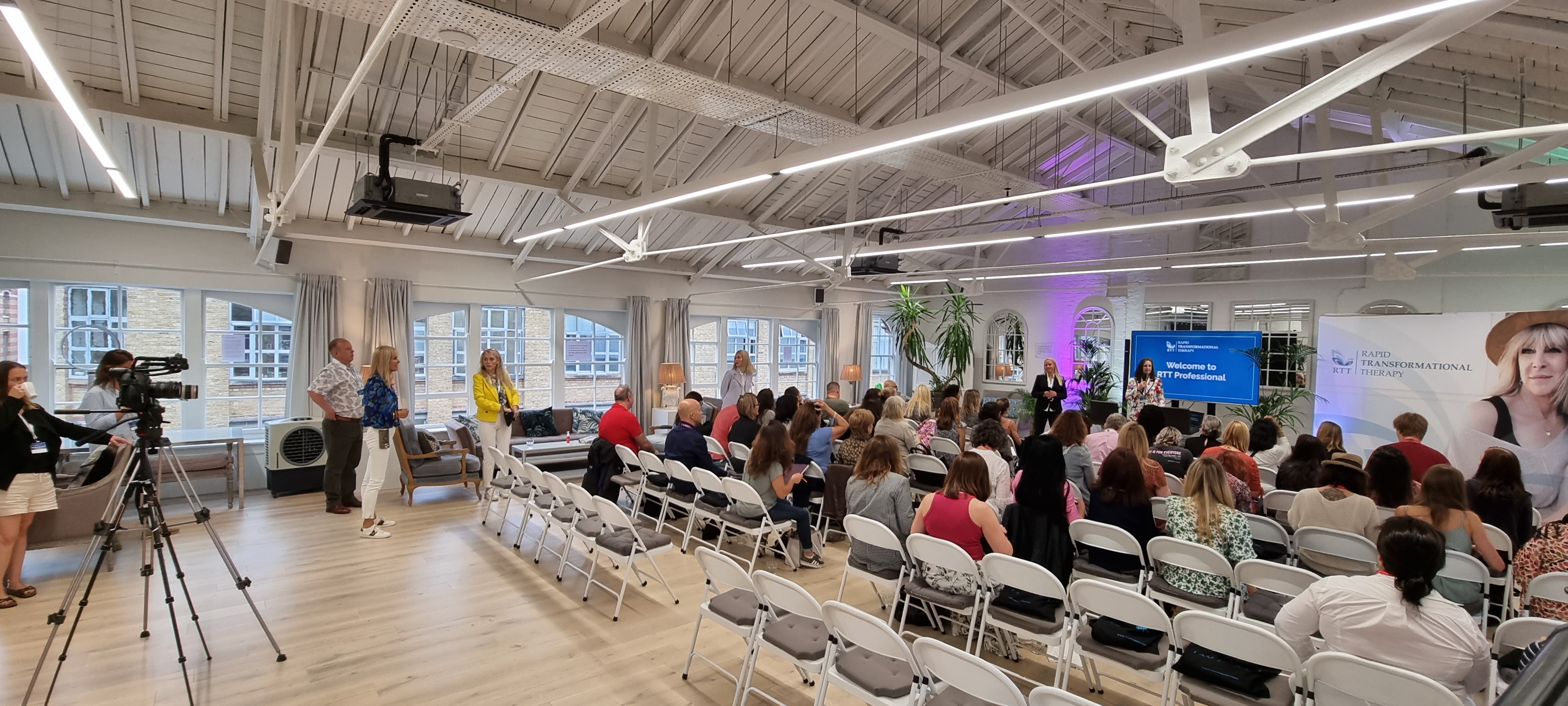 The New White Loft - fm2q455s1e5.jpg