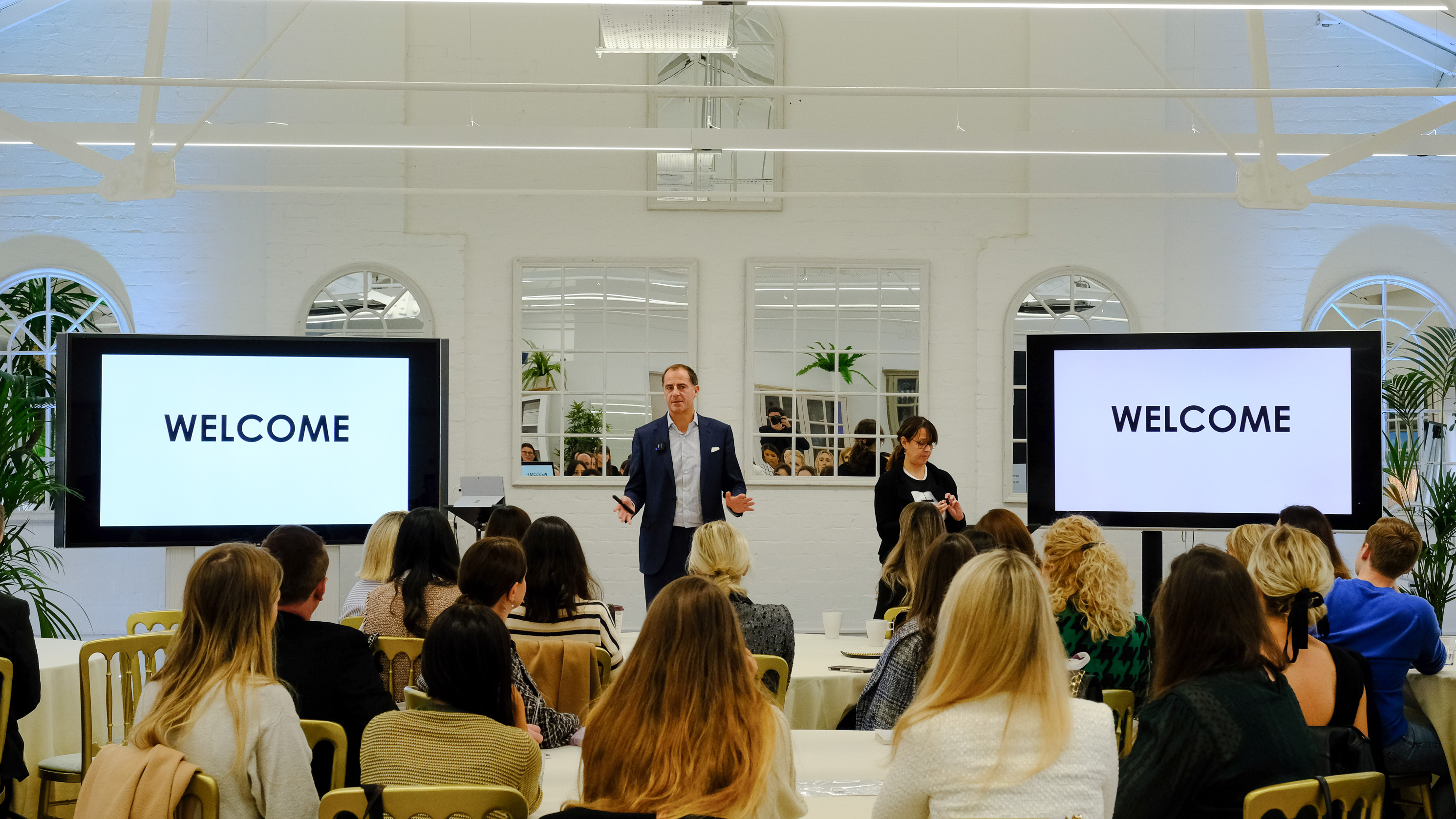 The New White Loft - xnwpuyglxau.jpg