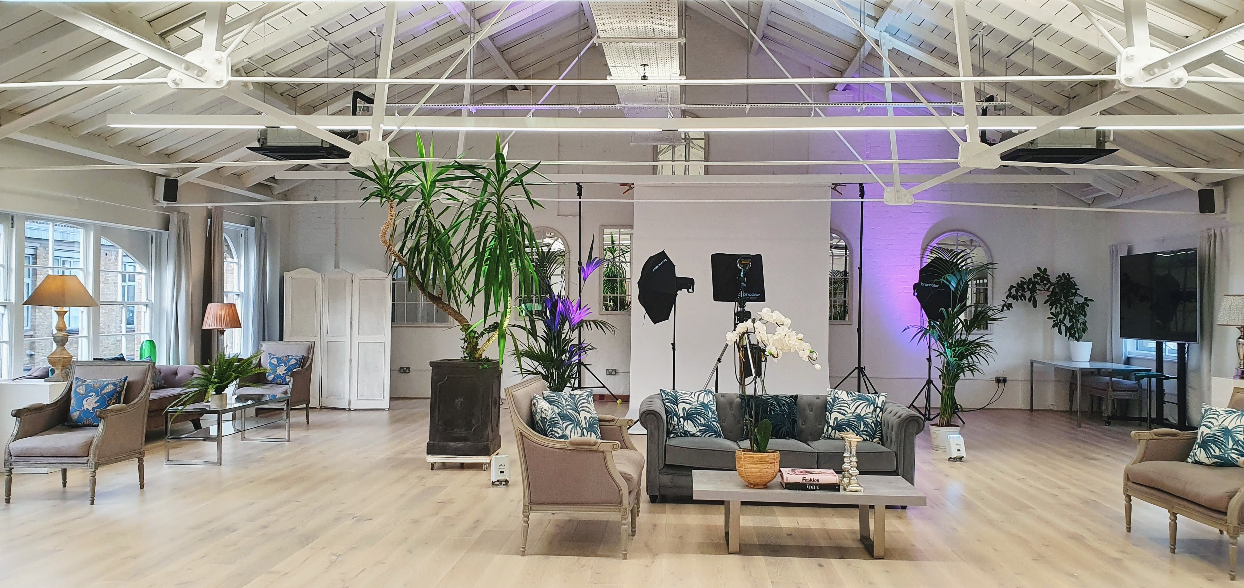 The New White Loft - k0qc1r32mk2.jpg