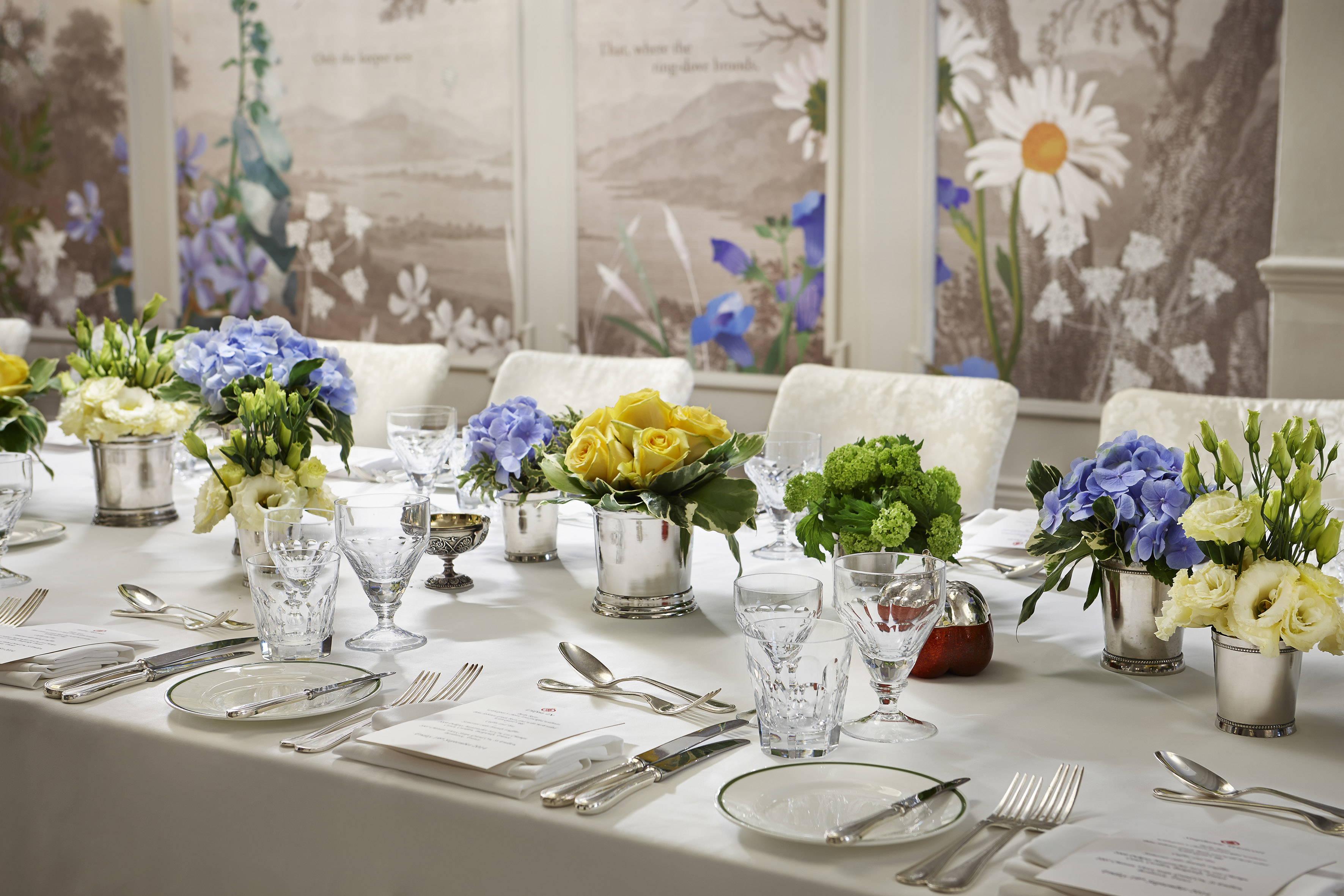 Elegant dining table in Clarendon Room, perfect for formal events and corporate dinners.