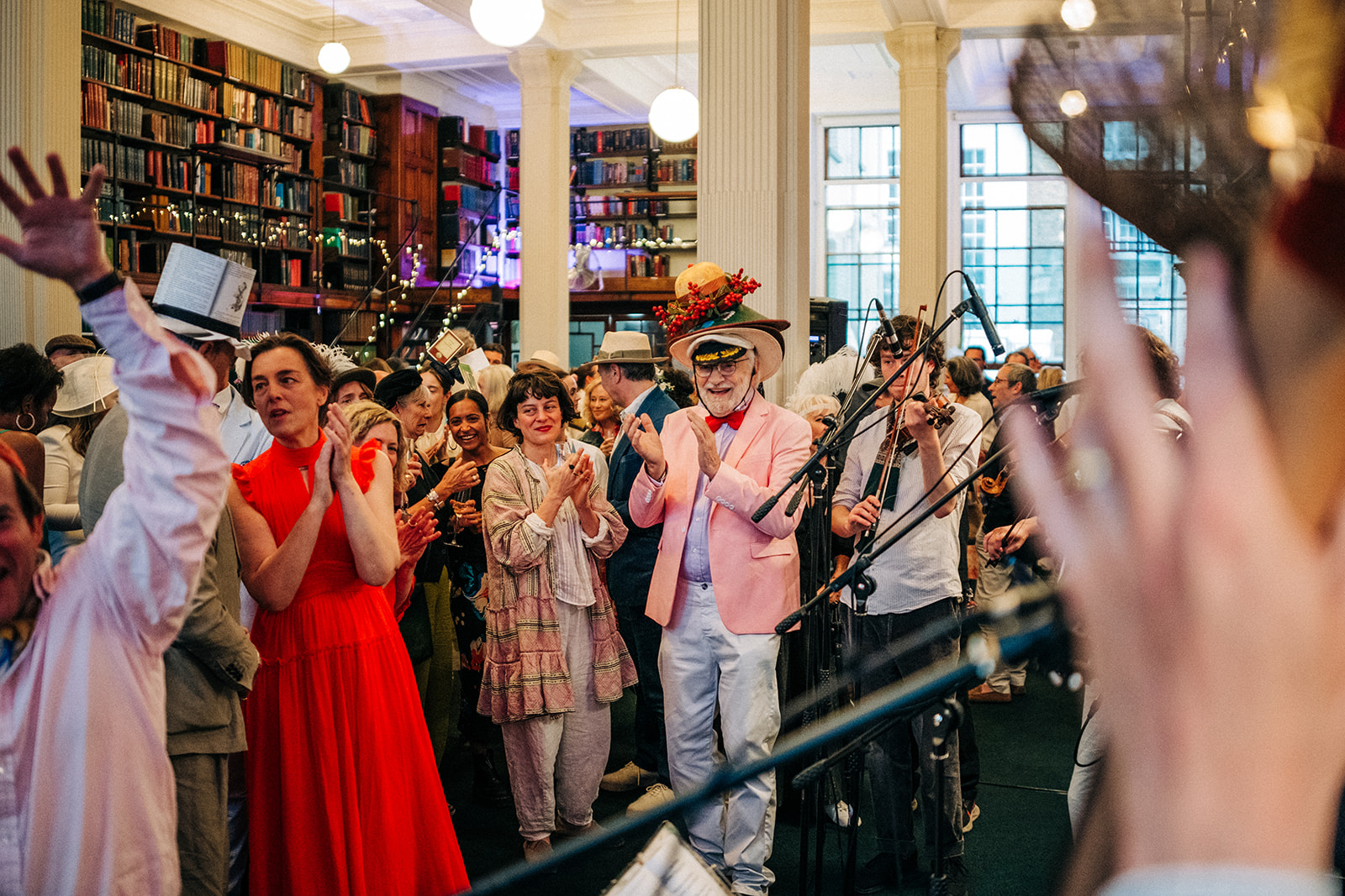 Whole Venue - x03pc3atujw.jpg