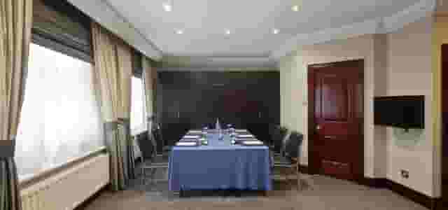 Syndicate Room