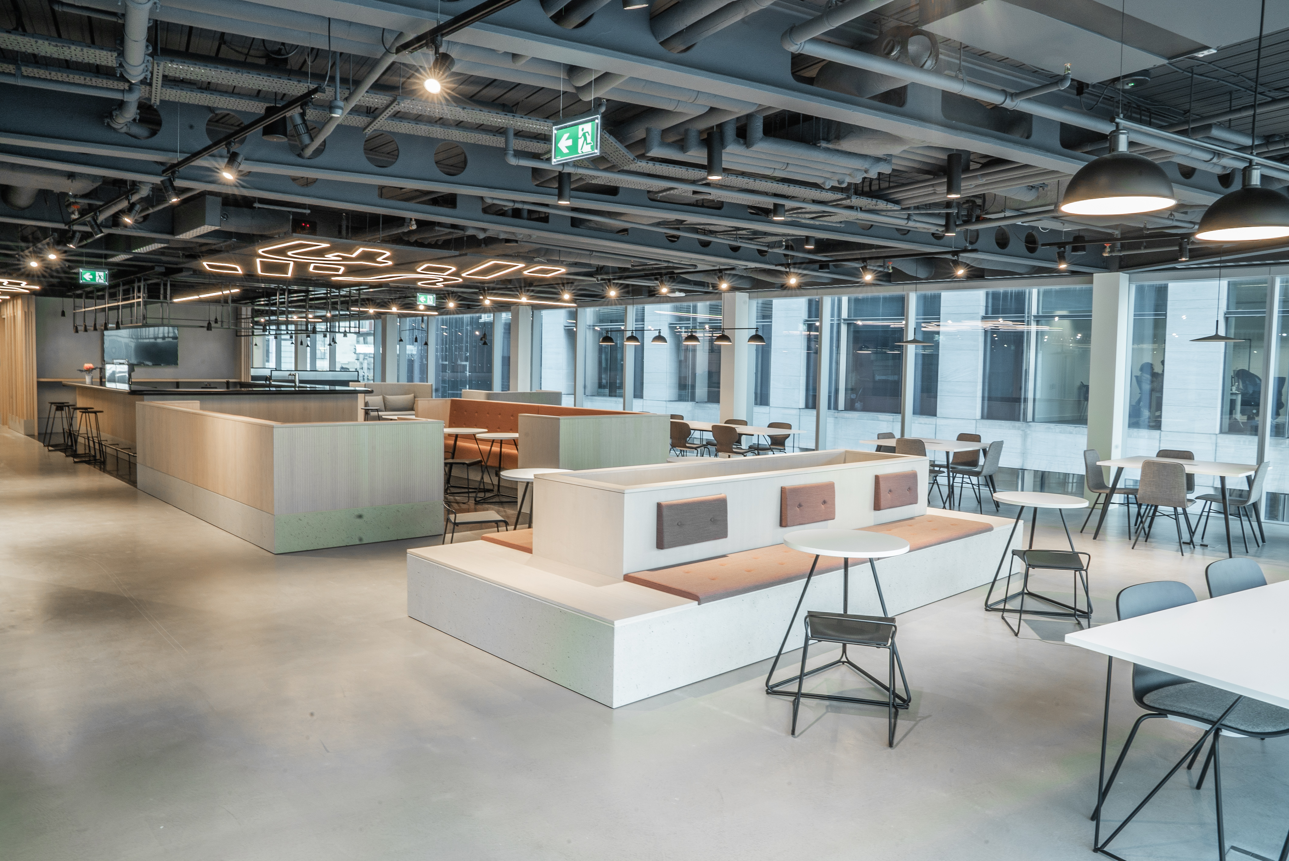 Events Space - qrlma5x1cb3.jpg