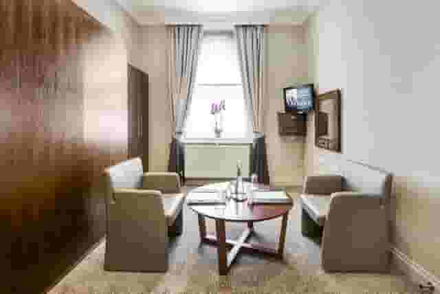 Syndicates Rooms