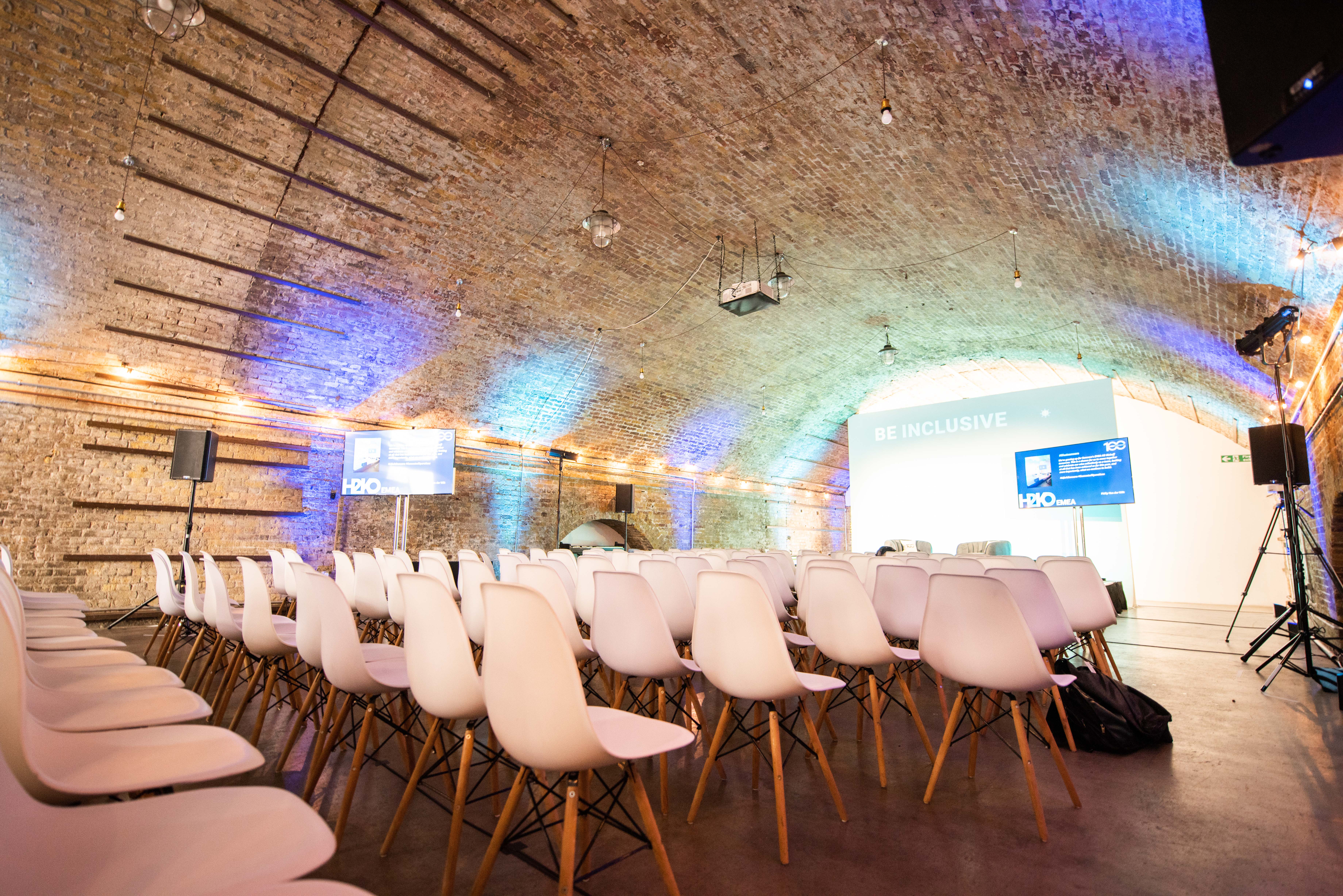 Studio 1 - ehitlooblvd.jpeg