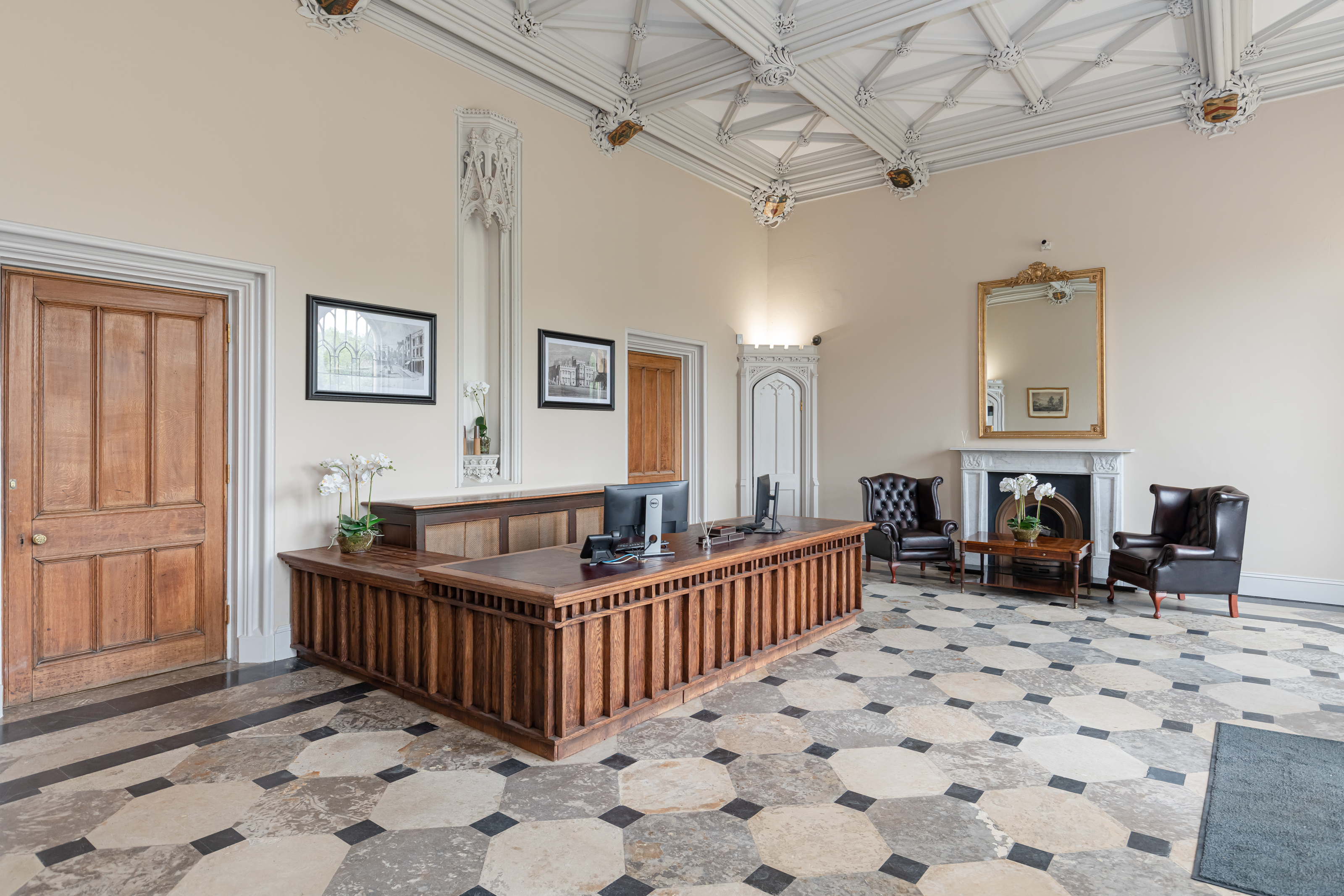 Ditton Manor House - odvqe24tk1v.jpg