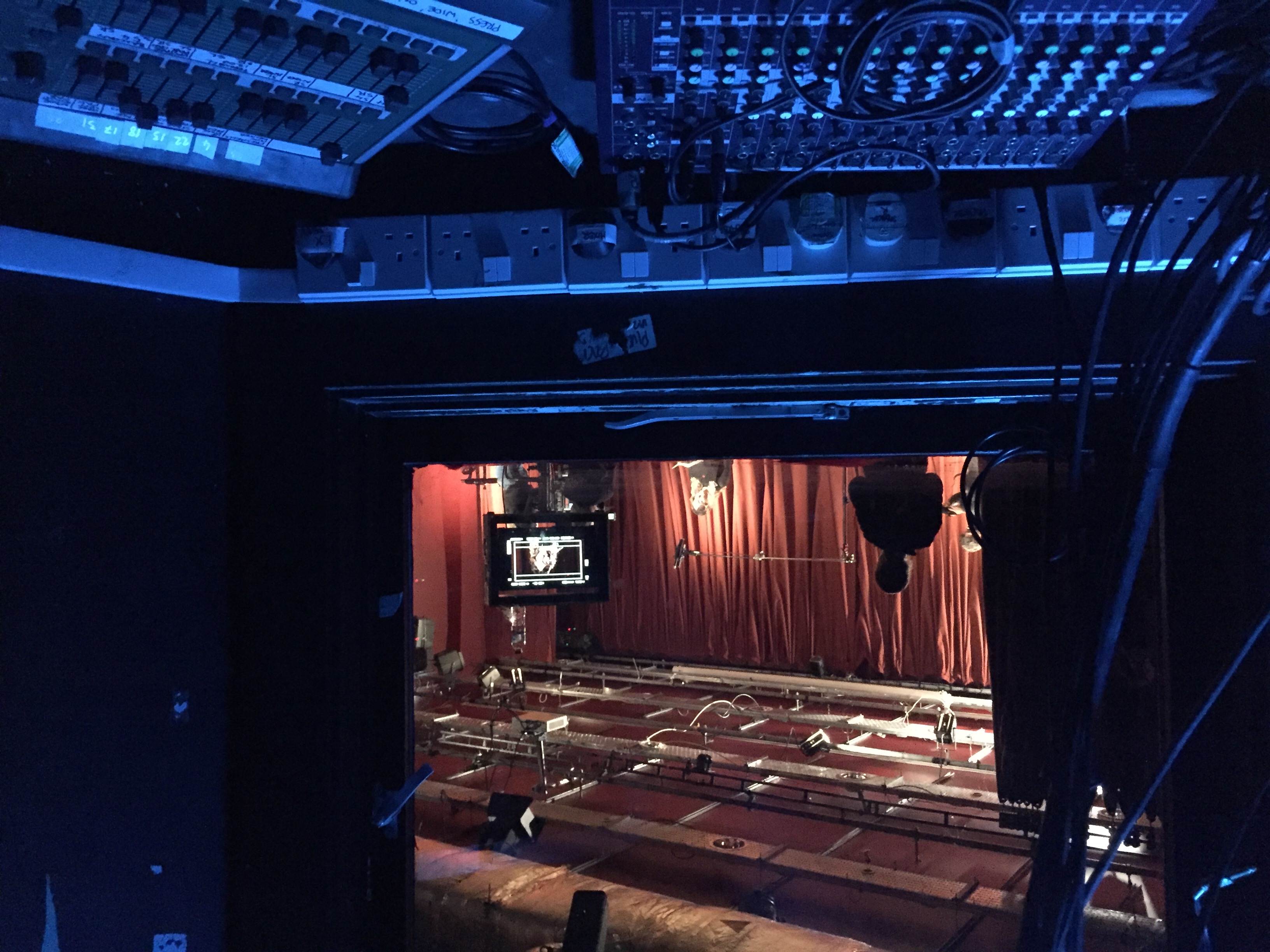 Theatre - qrdudcfdc3s.JPG