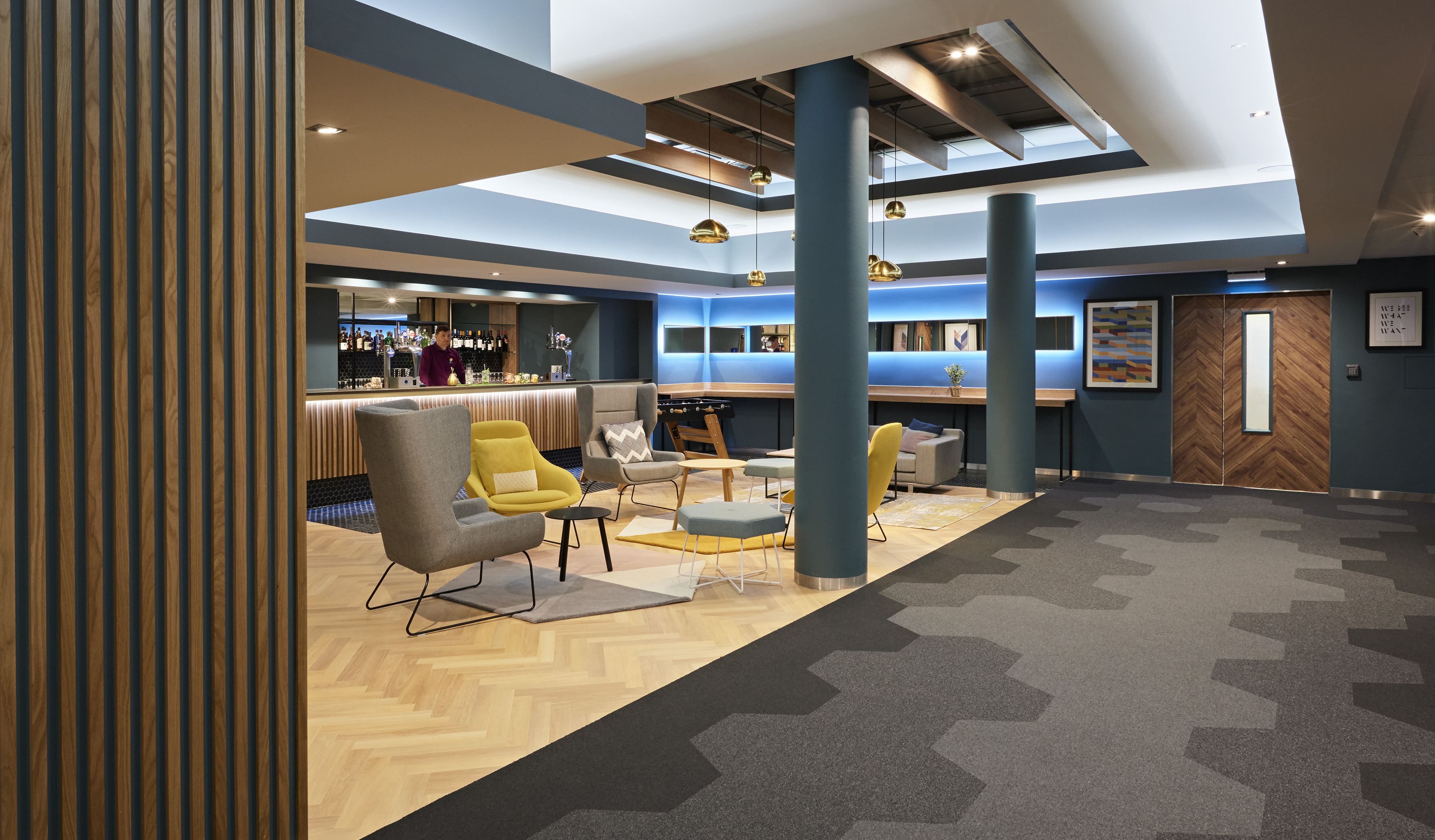 Modern lobby of Hermiston Suite, Novotel Edinburgh Park, ideal for networking events.