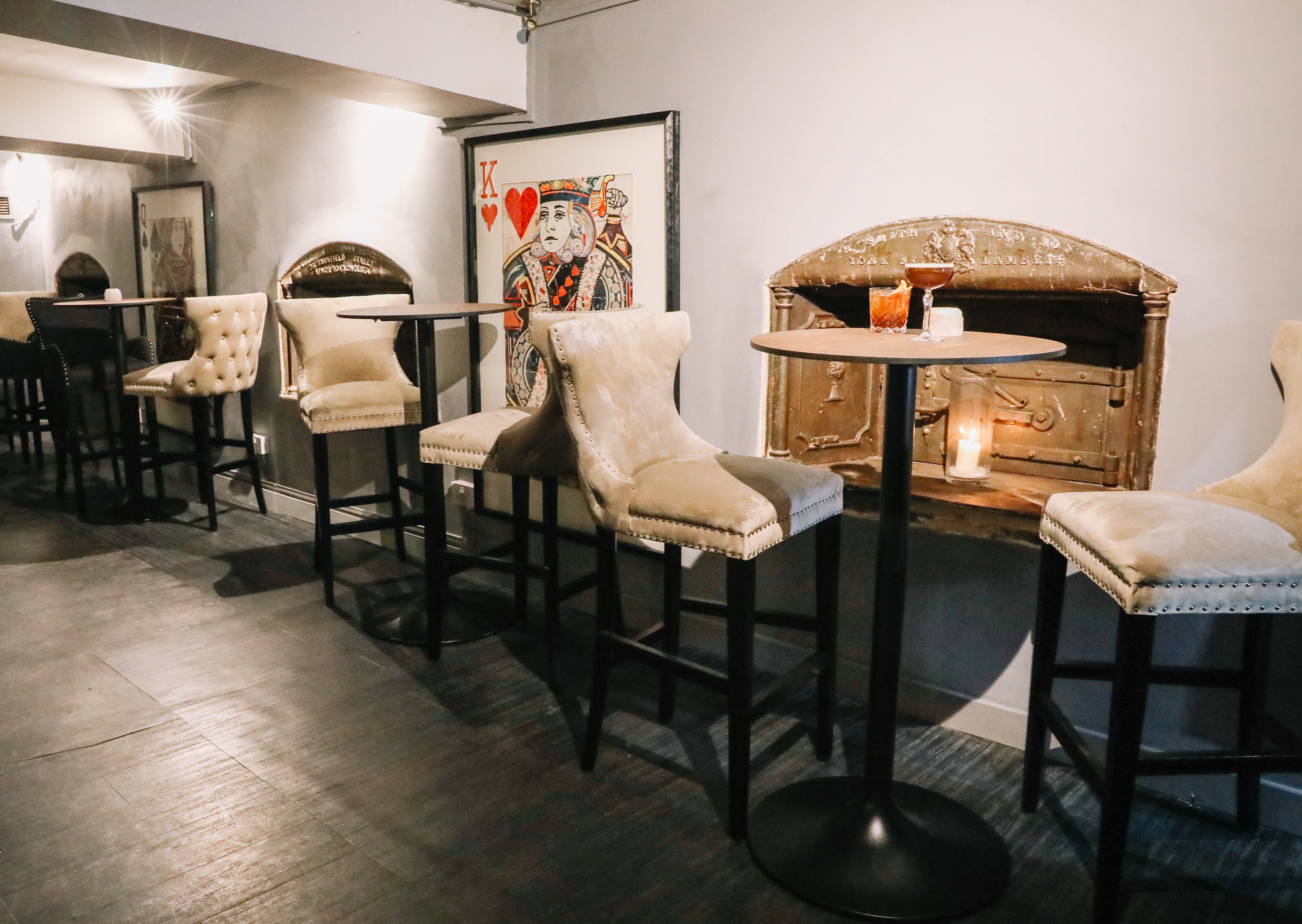 Stylish lounge at Sandy's Piano Bar, perfect for networking events and social gatherings.