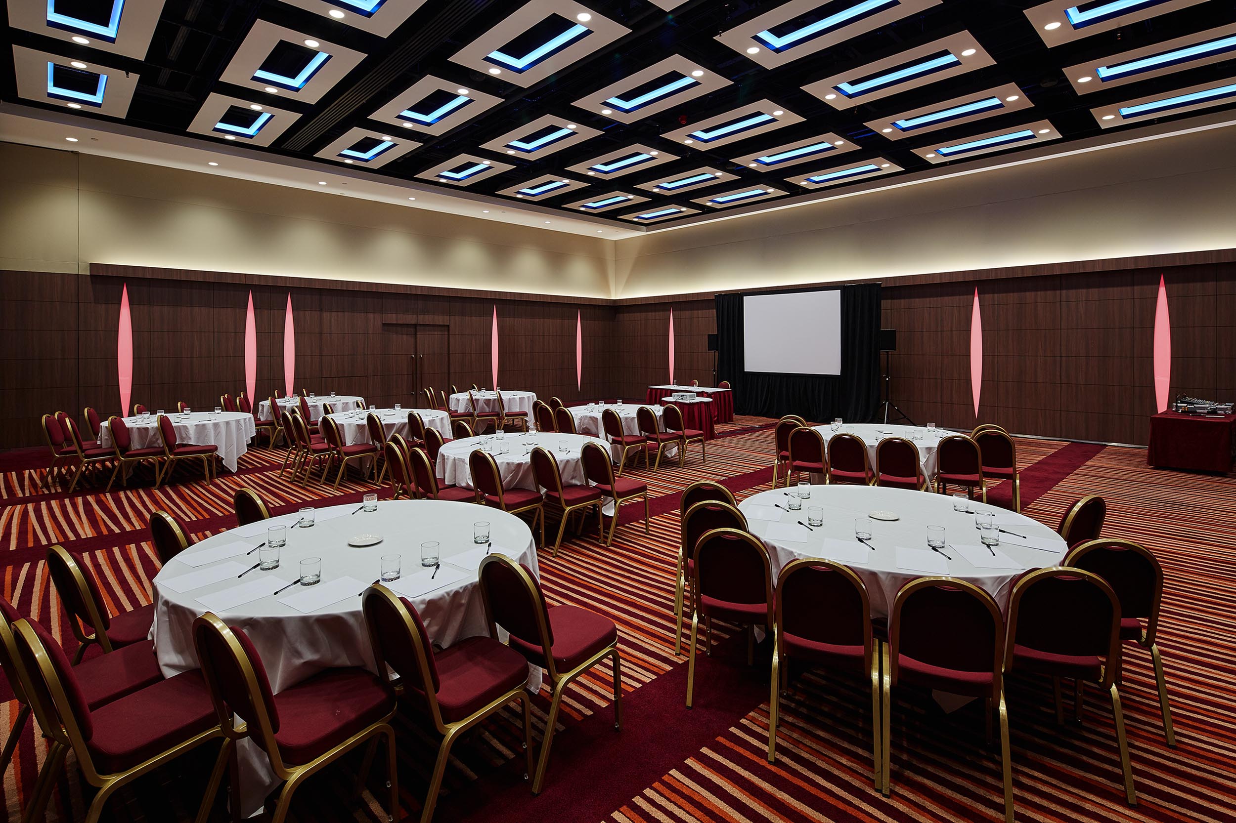 LONDON VII - phlhj0xbdce.jpg