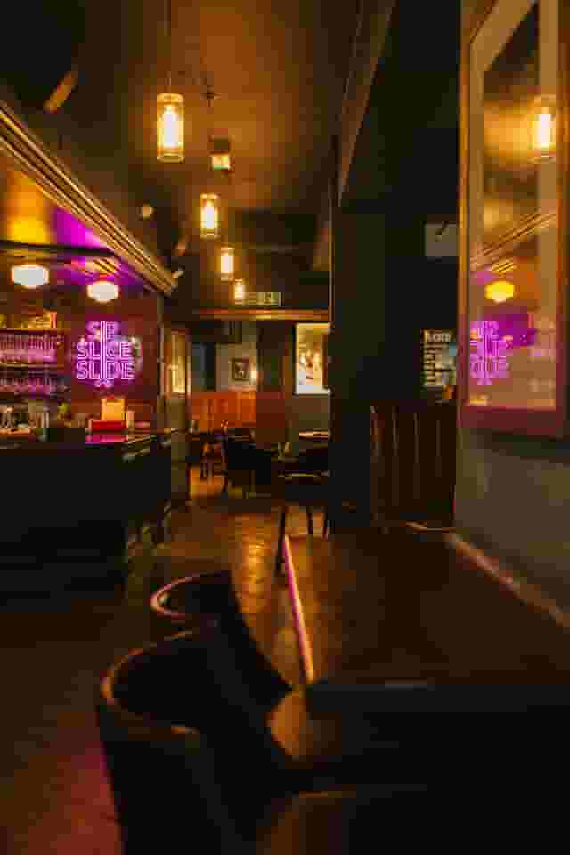 Newhall Street Tavern