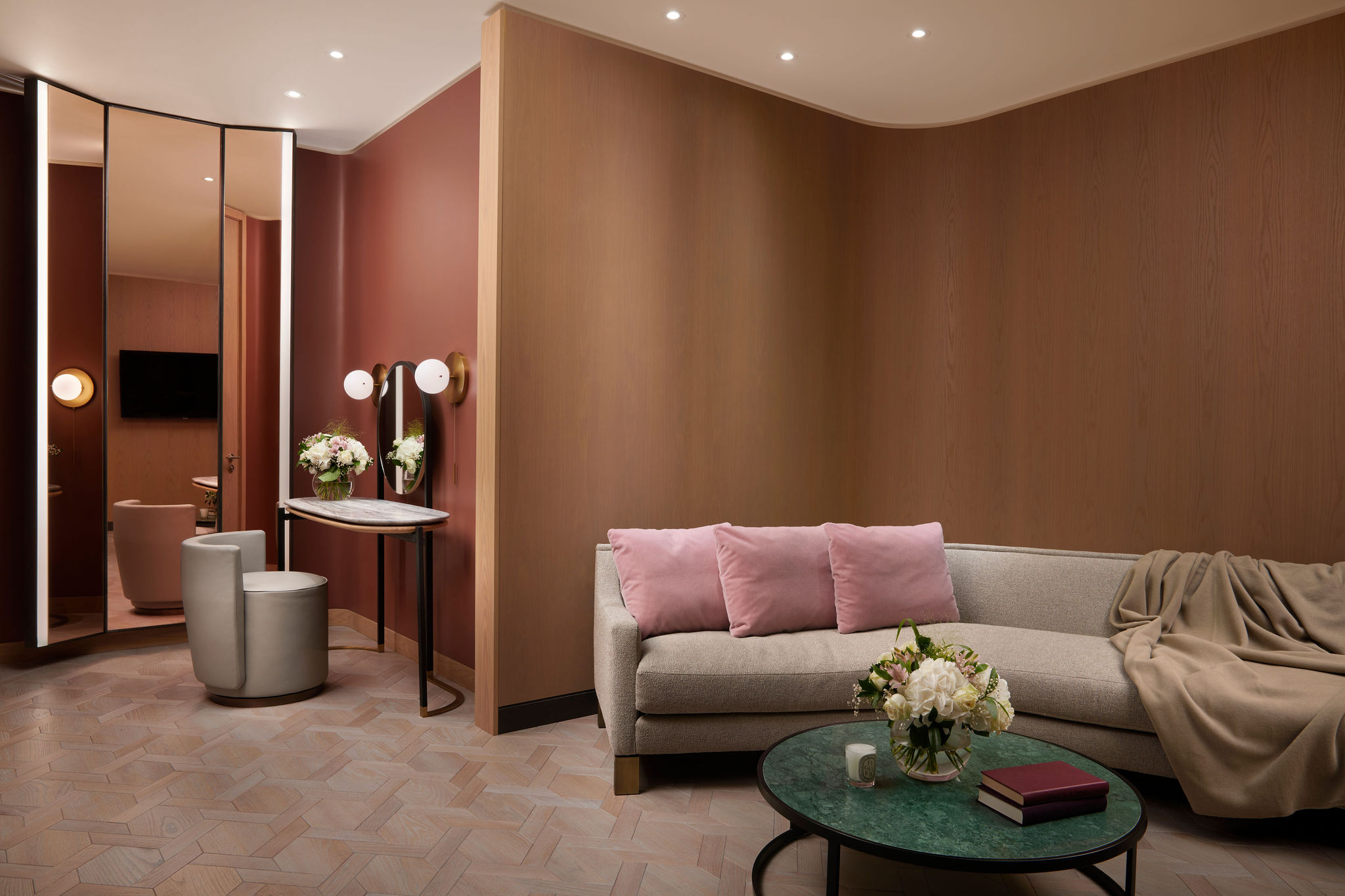 Pacific Ballroom lounge at Pan Pacific London, modern furnishings for networking events.