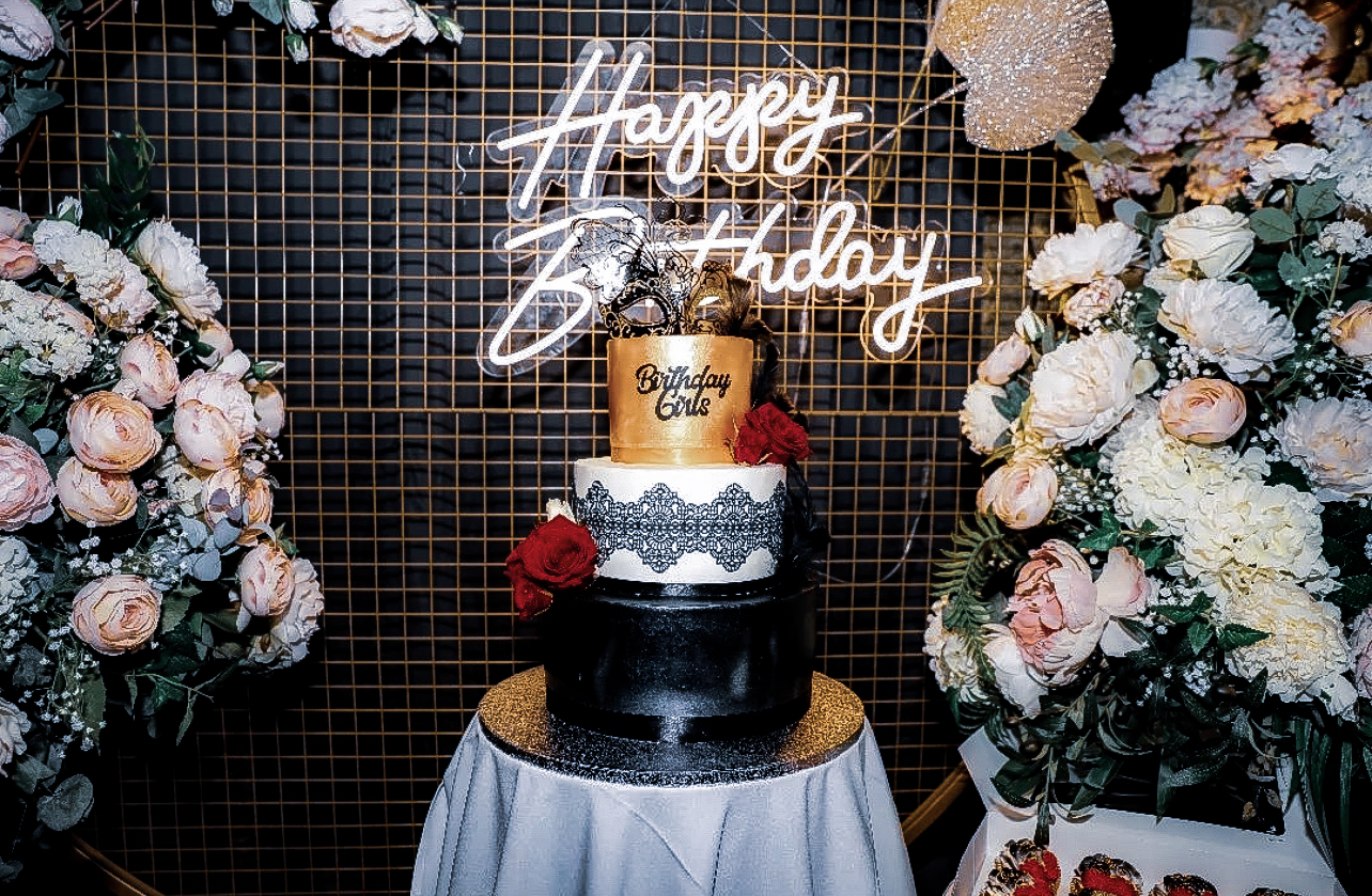 The Hamlet Vinyl Bar - jwmch2rfpqm.jpg