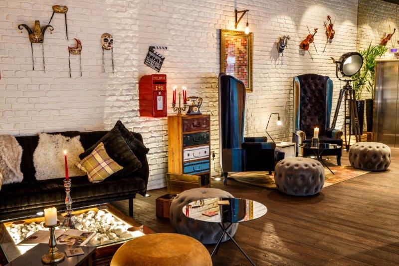 Stylish lounge in Ibis Styles Southwark, ideal for networking events and meetings.