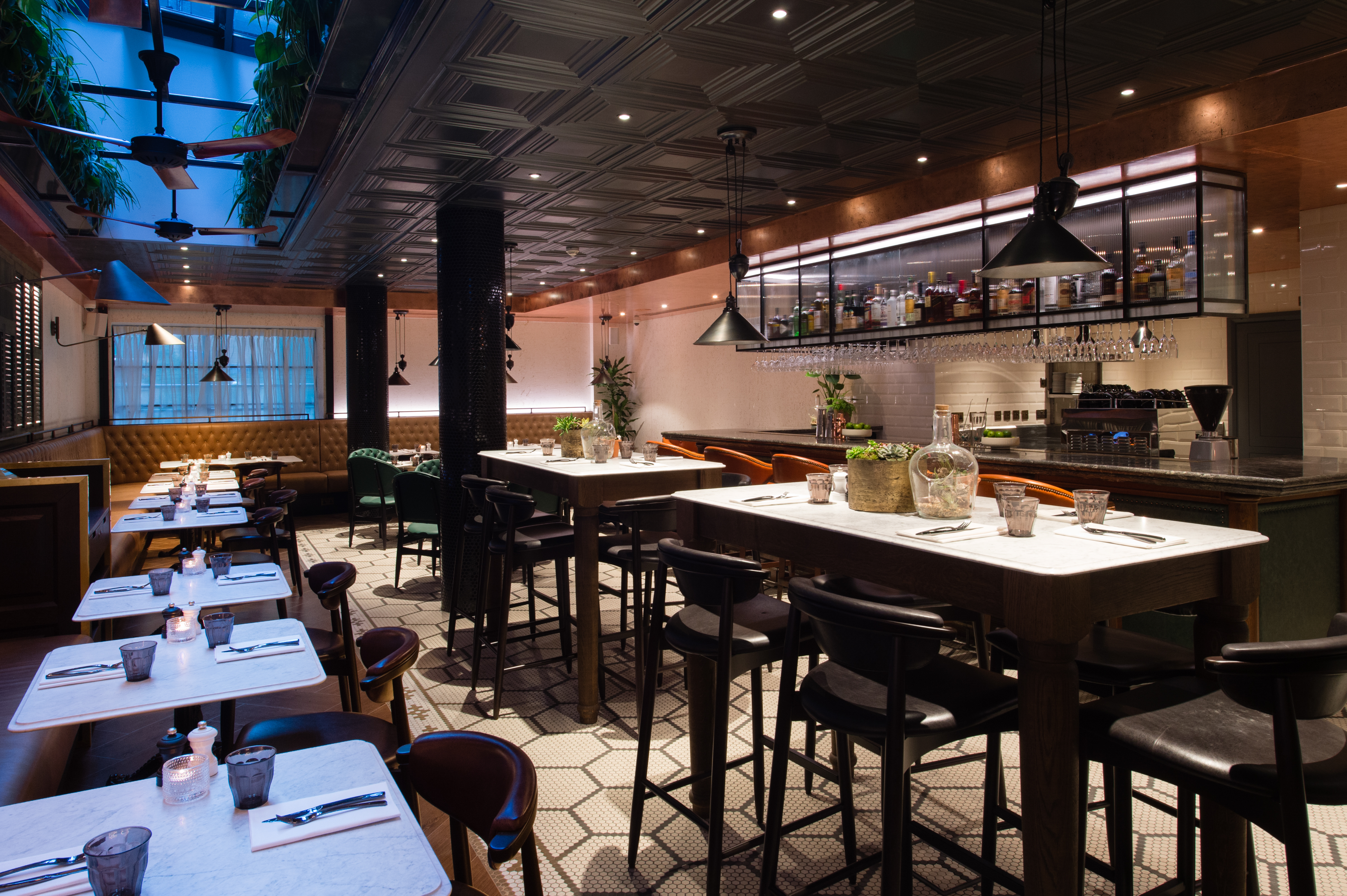 Vintry Kitchen: modern restaurant with sleek furnishings for intimate events and meetings.
