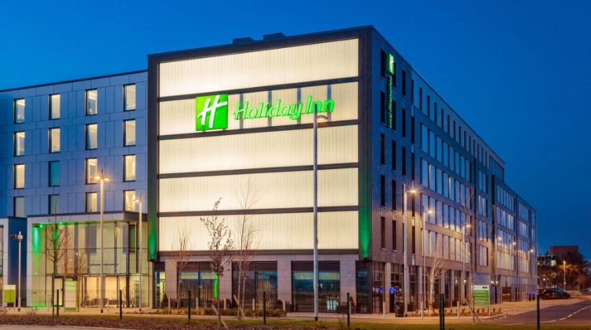 Modern Holiday Inn Heathrow meeting centre, ideal for corporate events and meetings.