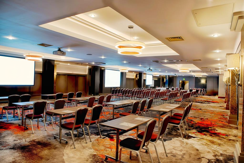 The Crown London Hotel - image 1