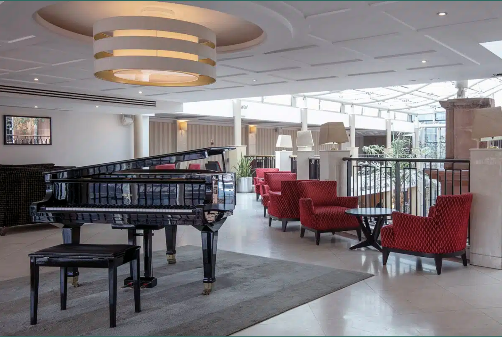 The Crown London Hotel - image 3