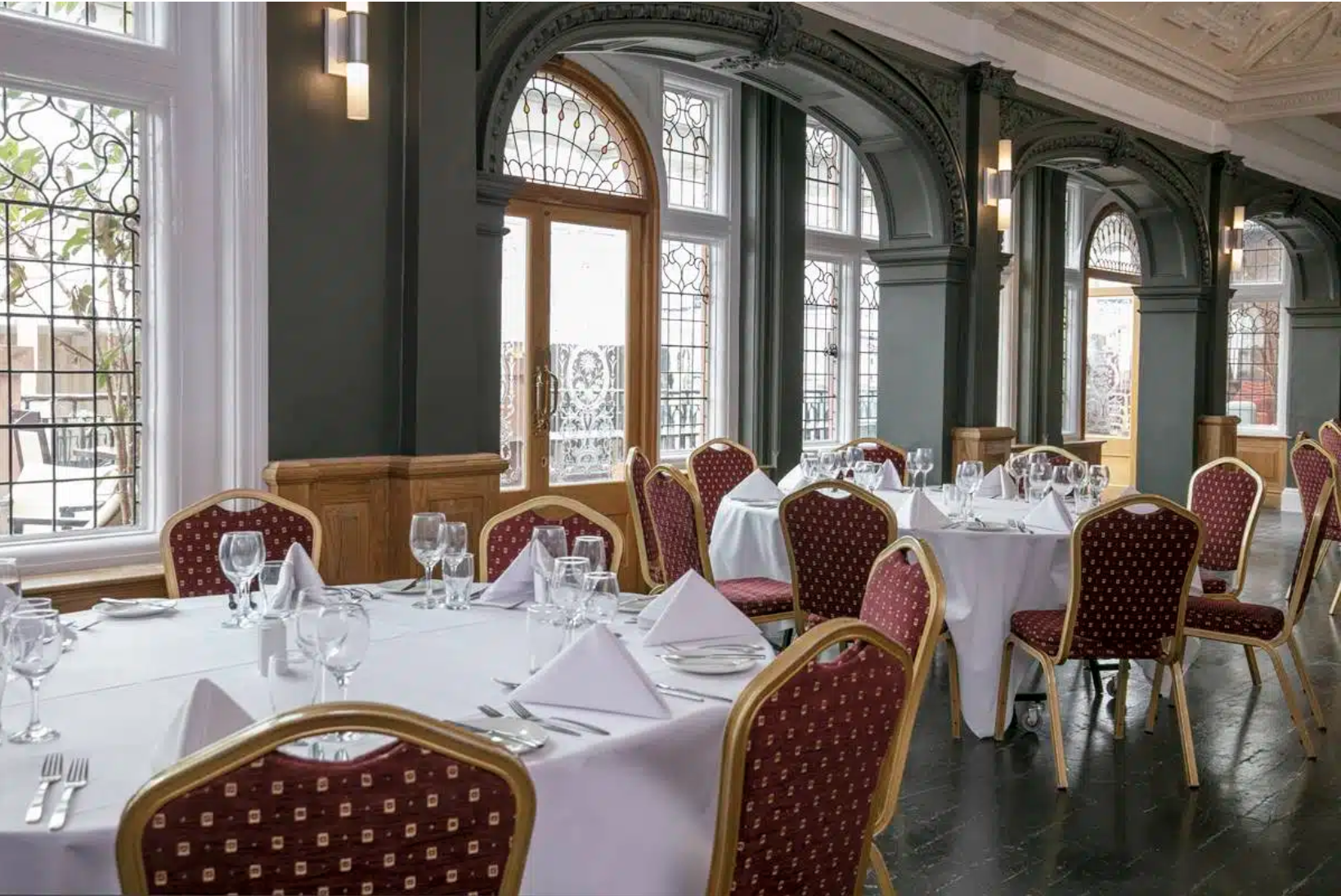 The Crown London Hotel - image 4